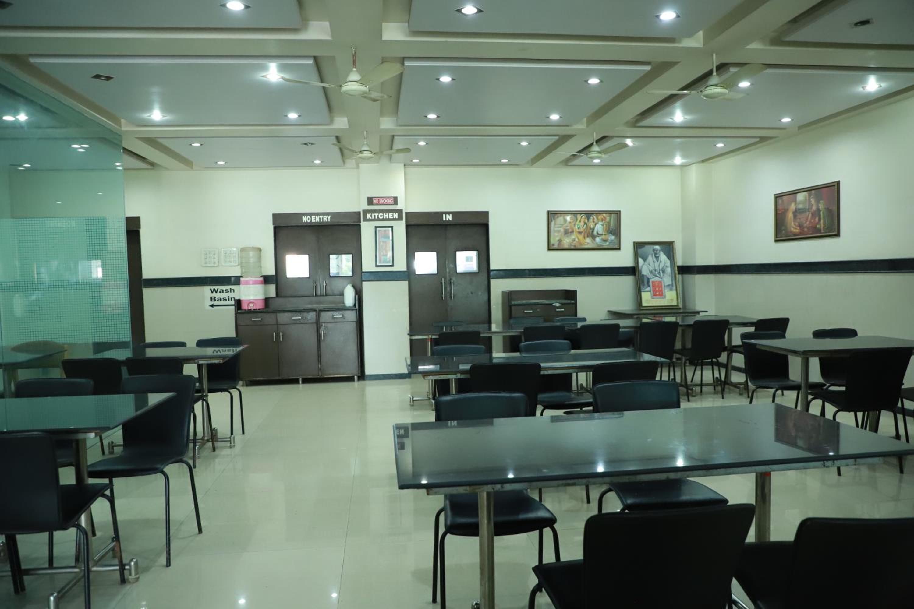 Shirdi Vacations - HOTEL SAI PASO - Property Image 6