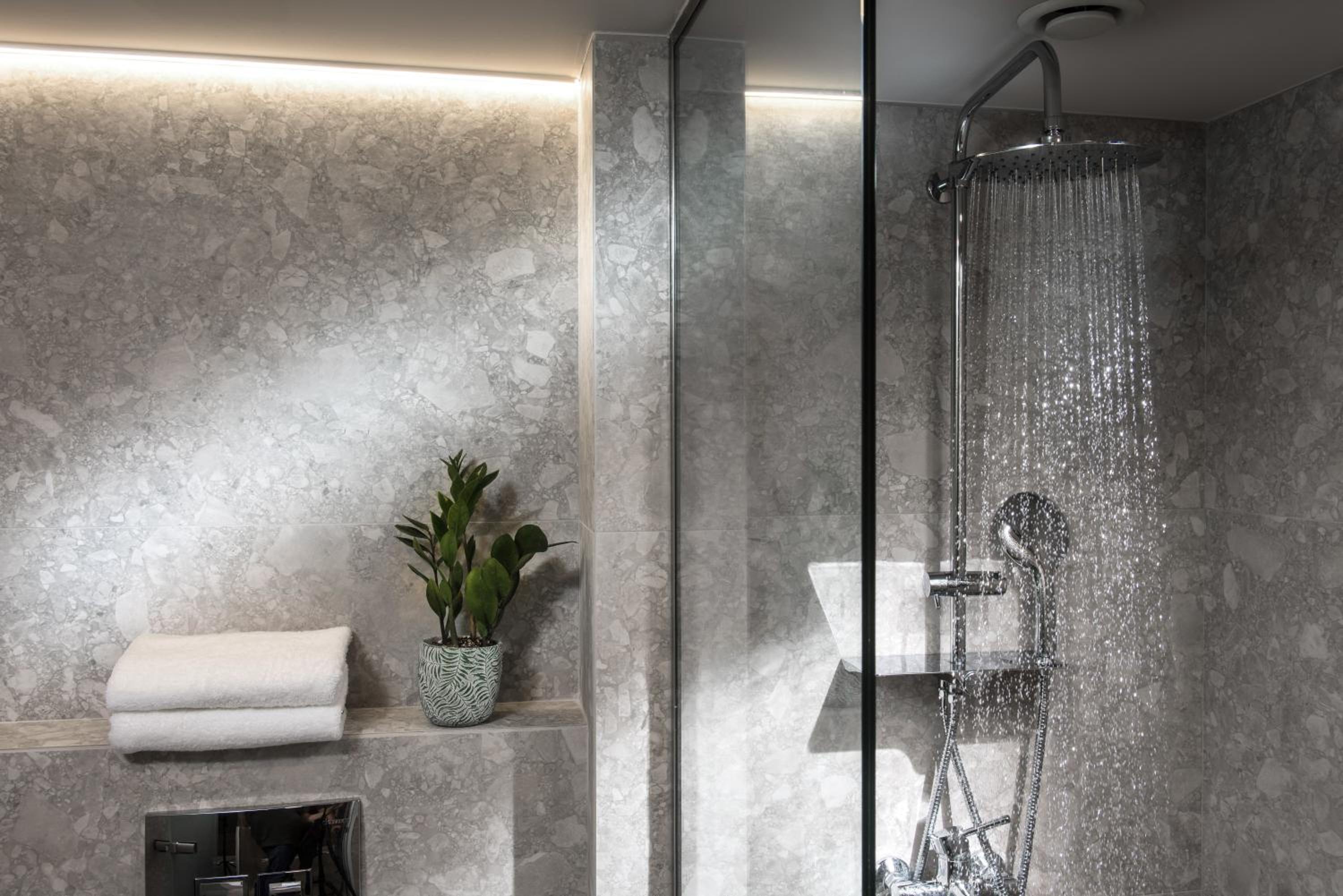 Jacuzzi Suite Piazza dei Leoni view 3