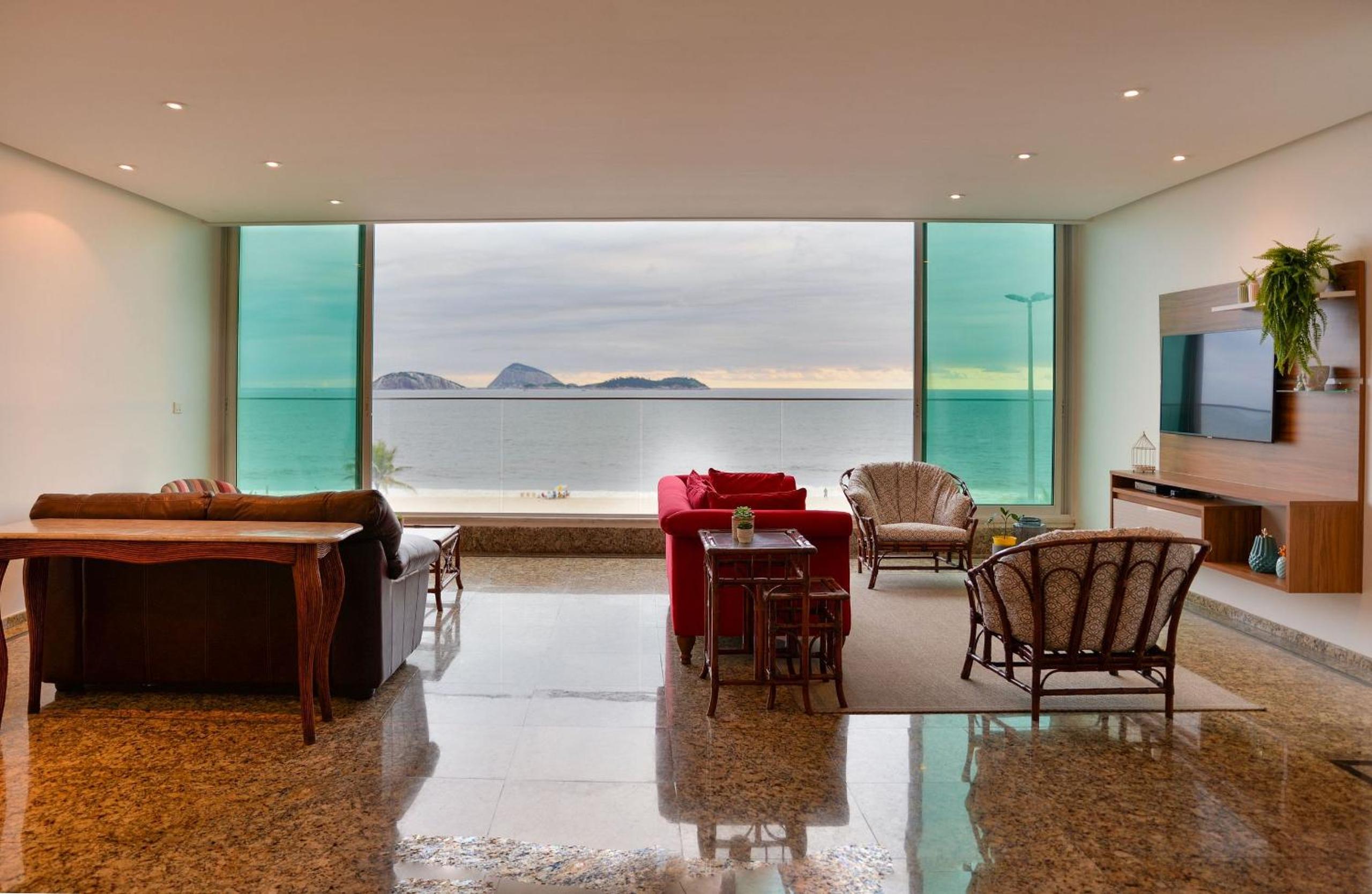 Maravilhosa Vista Mar e Muito Conforto na Glamourosa Ipanema Y1-008