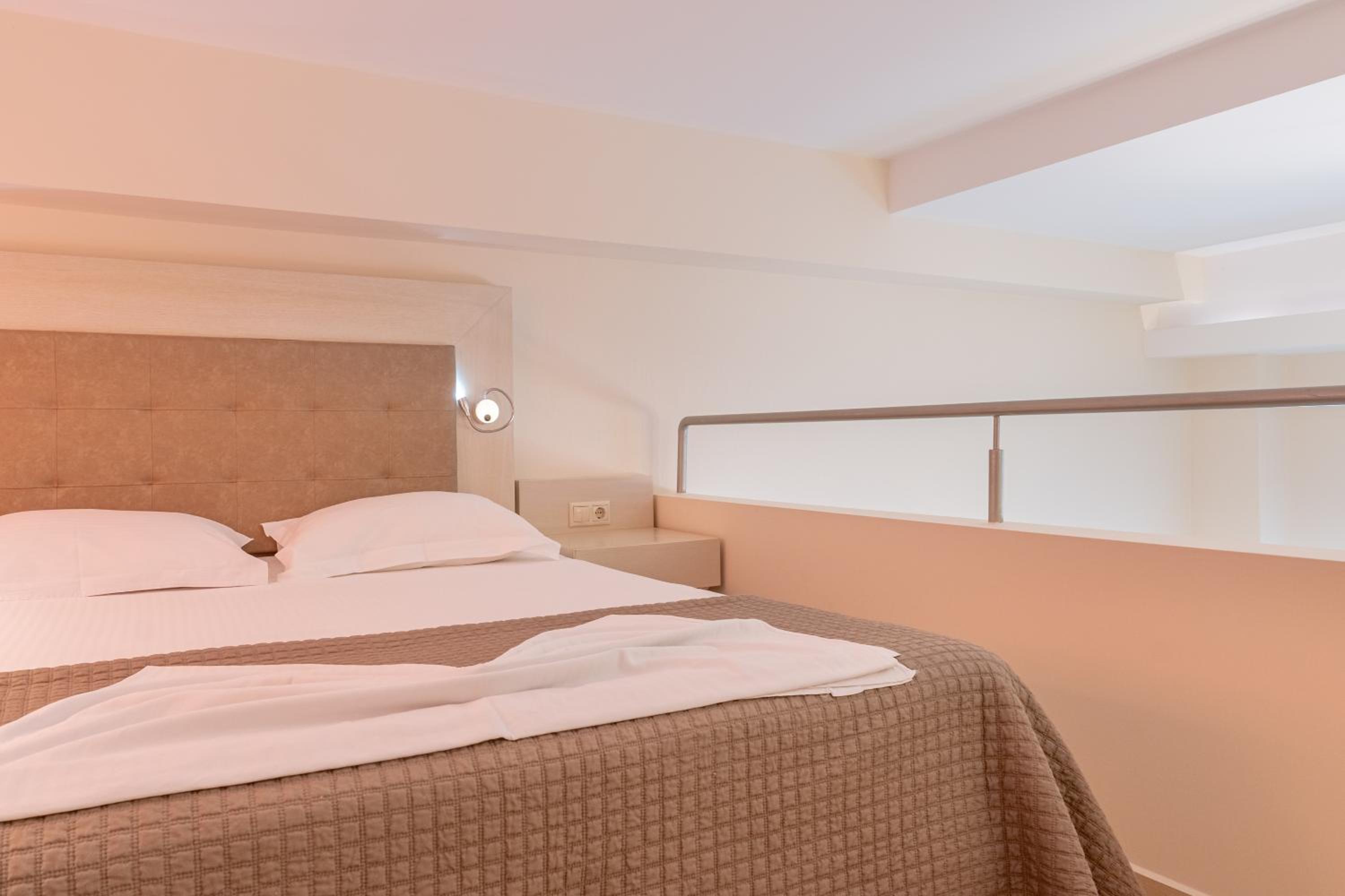 Fani Luxury Apartments Stavros