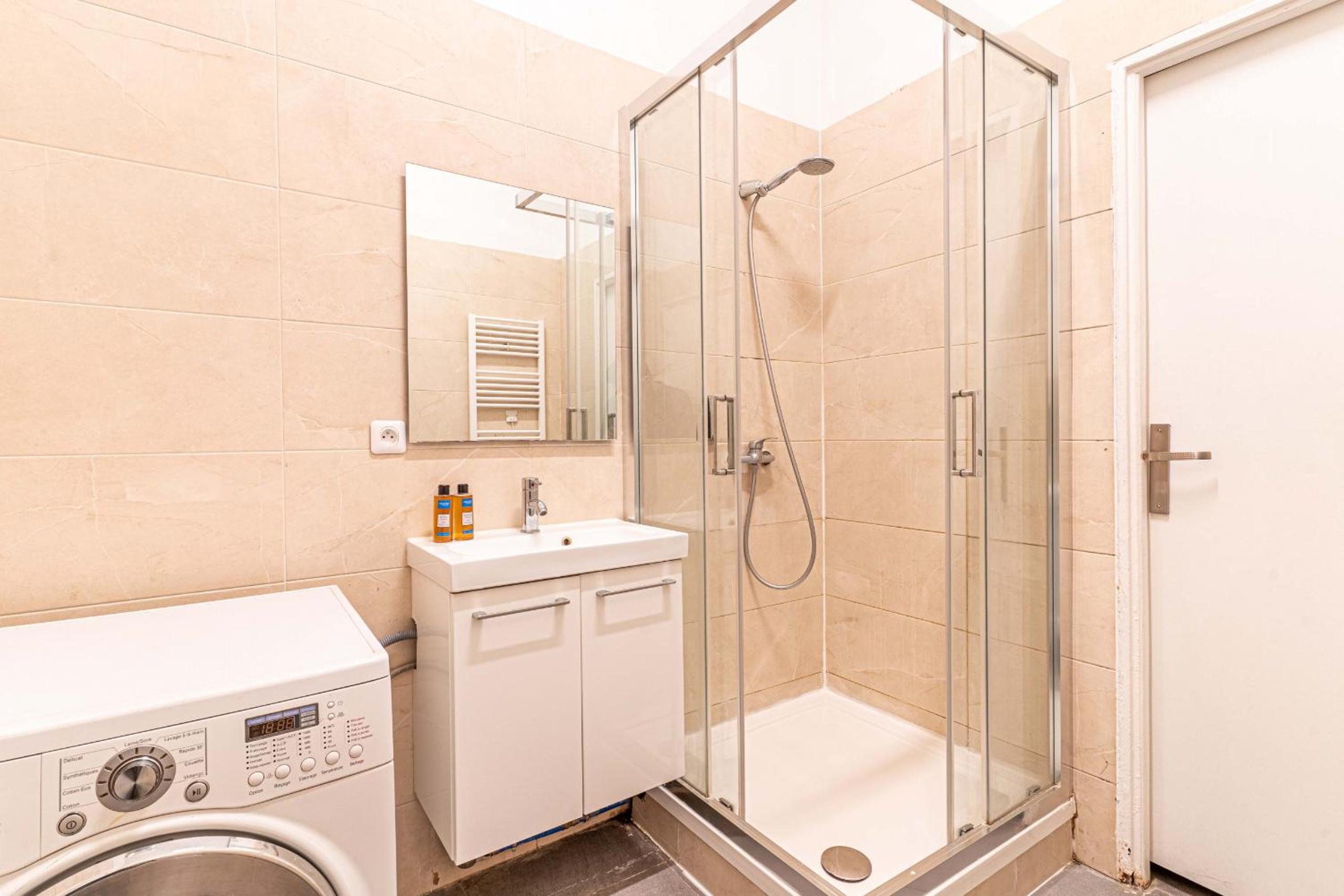 08 Design Flat Republique