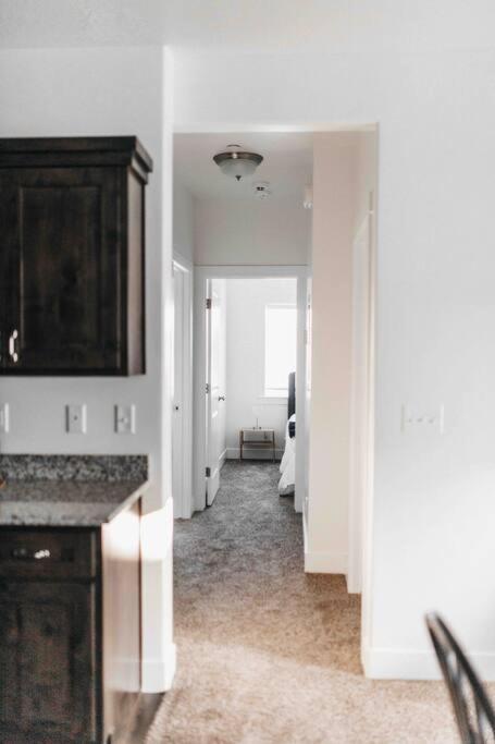 Logan Vacations - Beautiful New 3 BR 2BA Townhome No stairs - Property Image 5