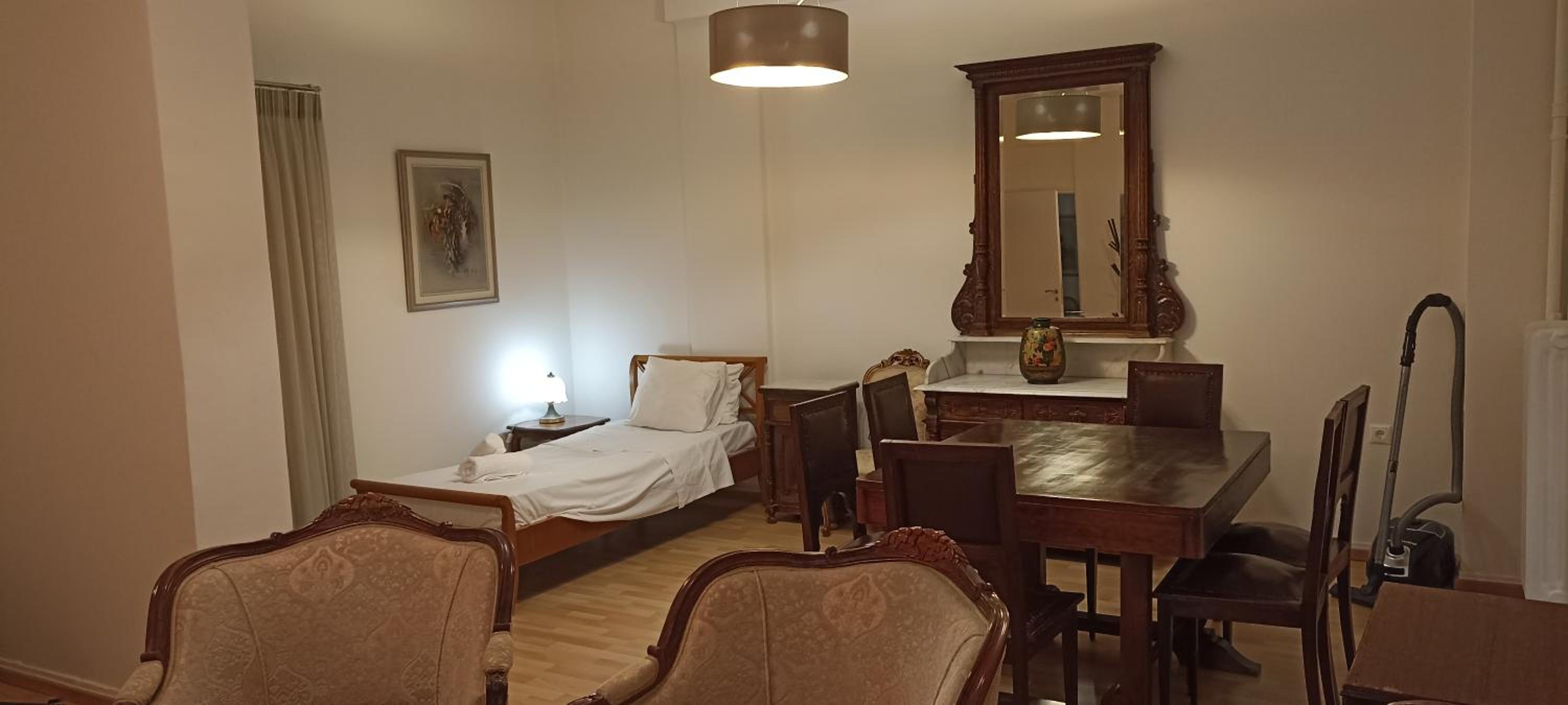 Amerikis Street 1 bedroom apartment photo 3