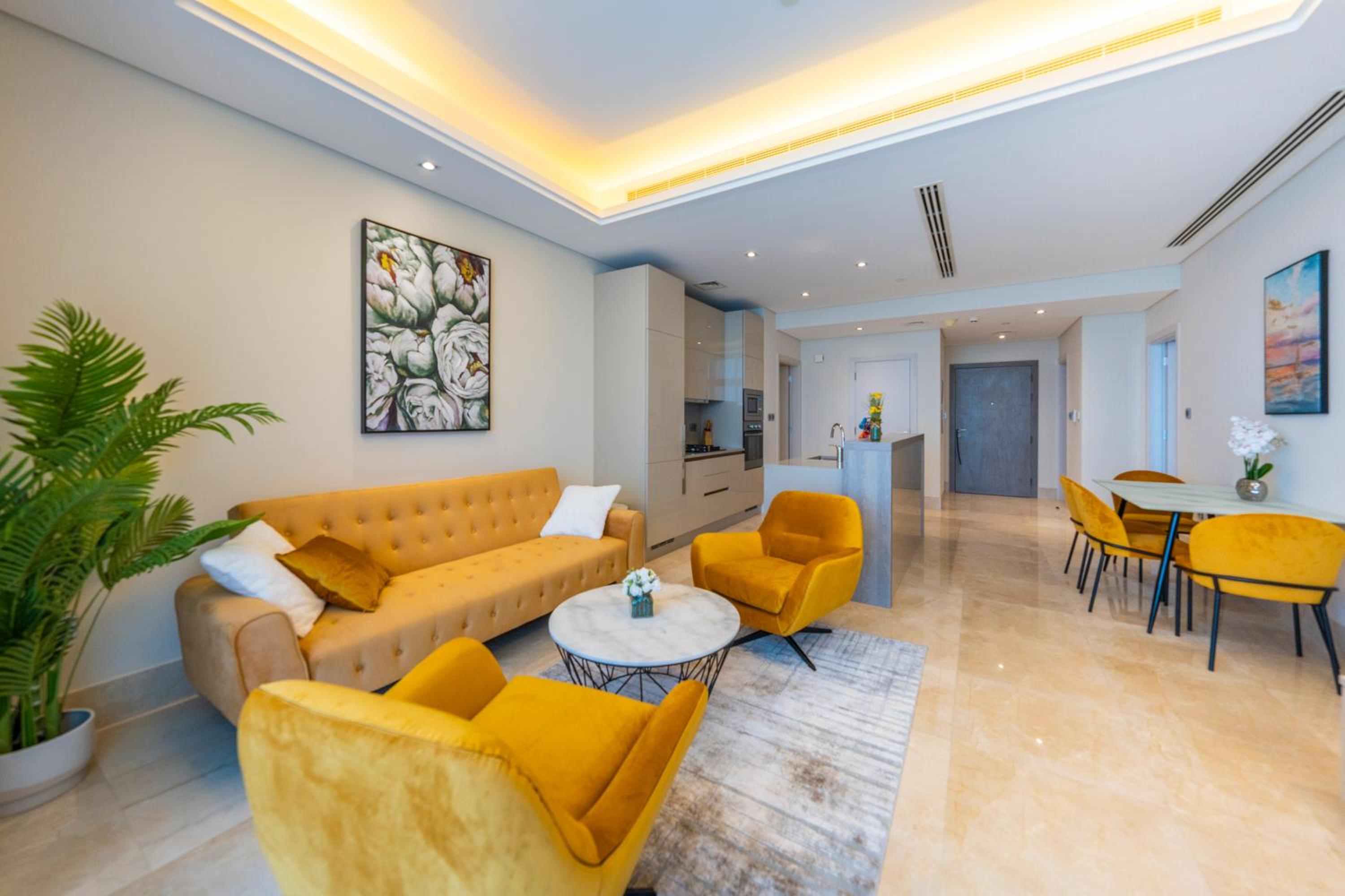 Spacious beachfront 2 bedroom apartment - The 8