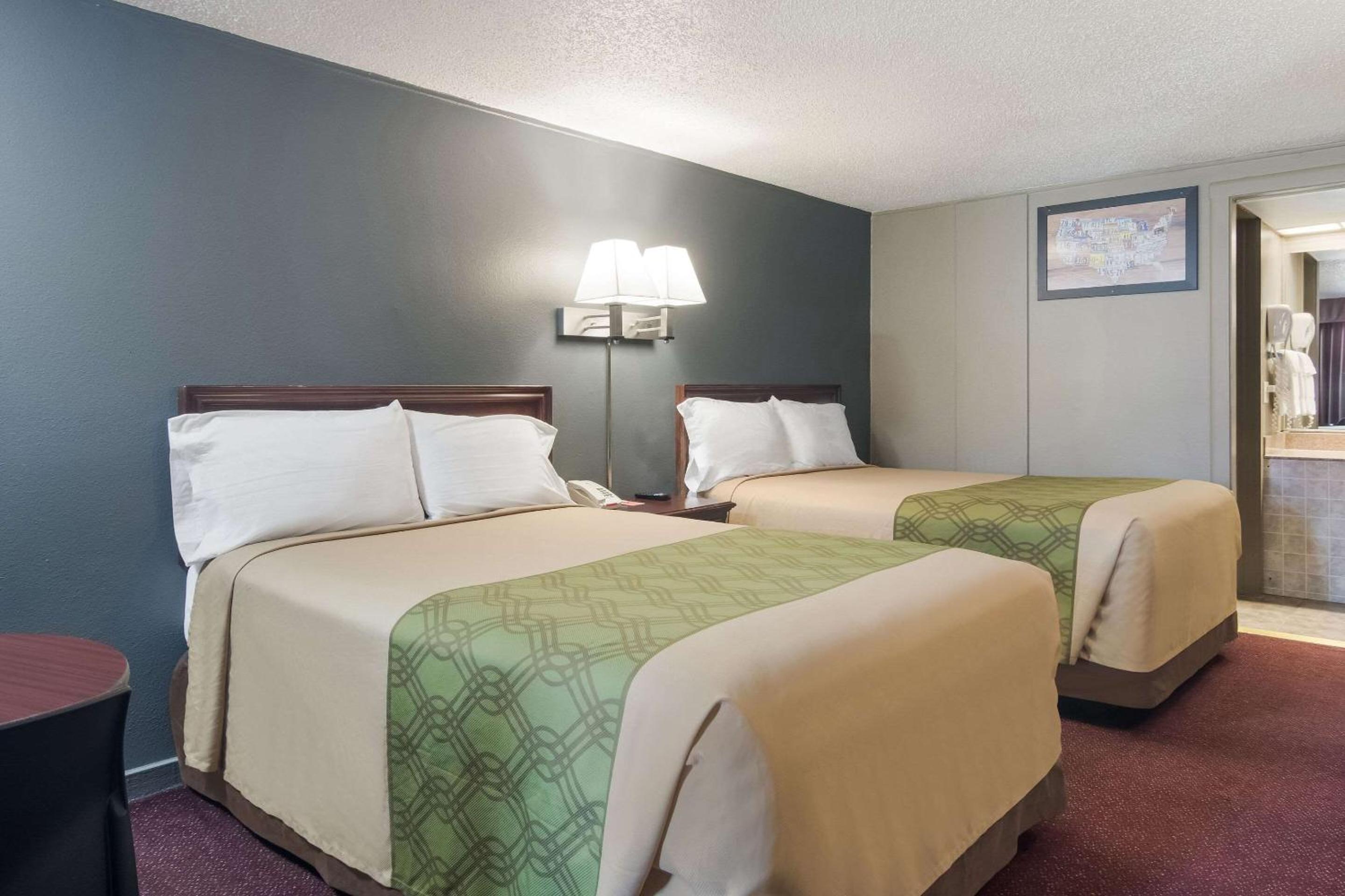 Econo Lodge Pittsburgh I-79