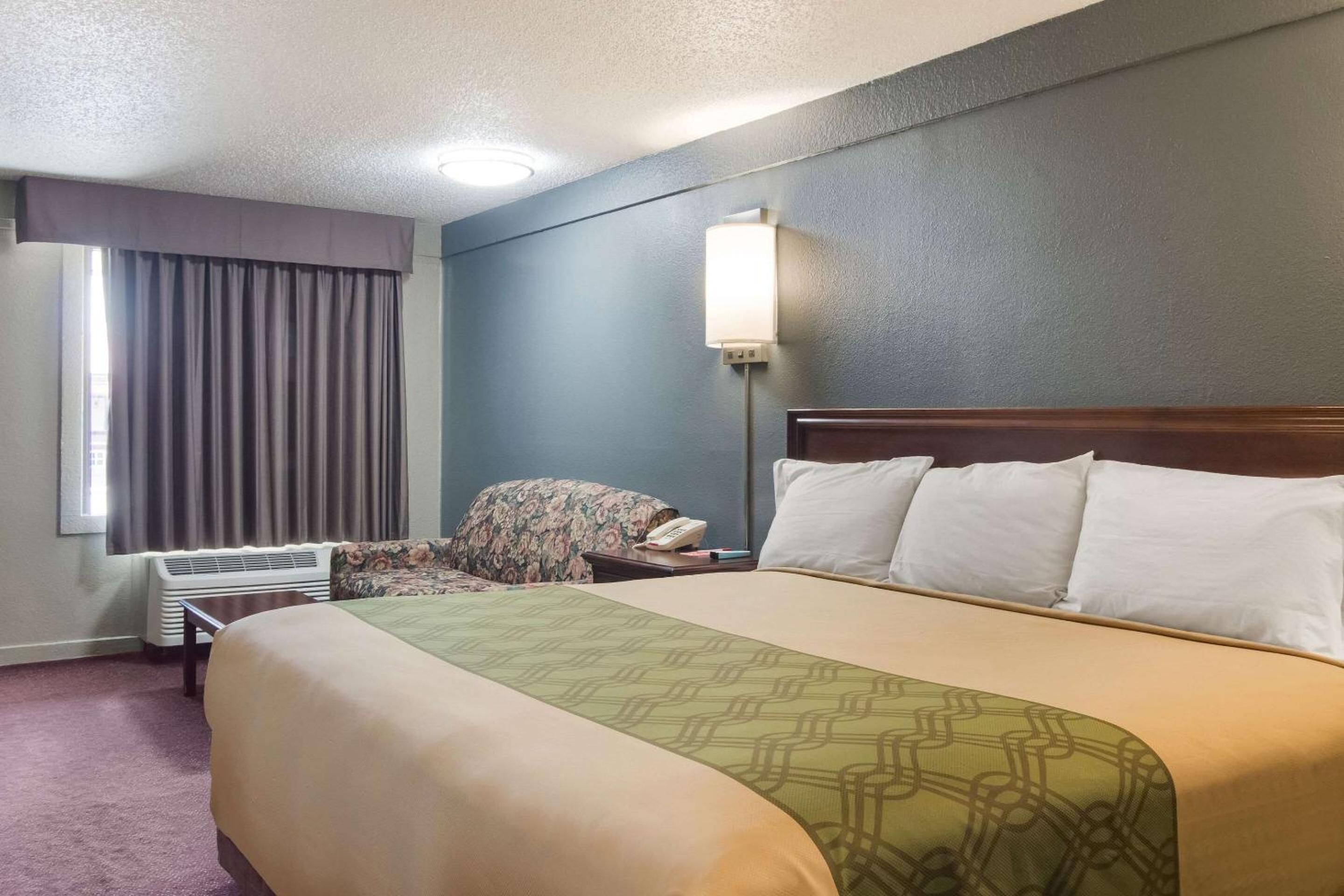 Econo Lodge Pittsburgh I-79
