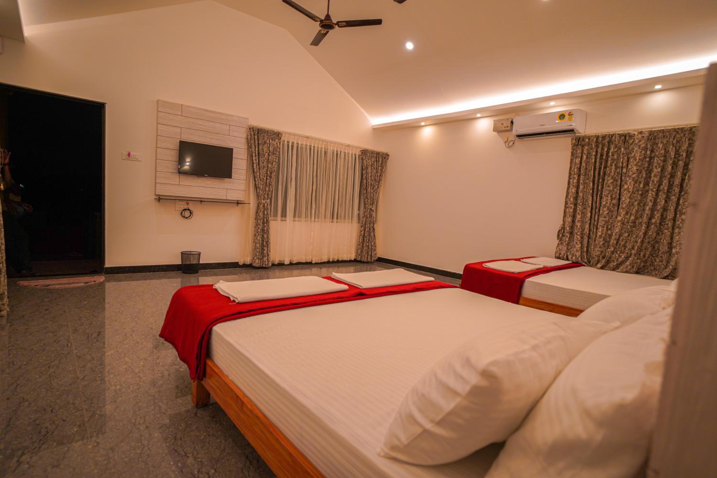 KINGS RESORT DANDELI view 3