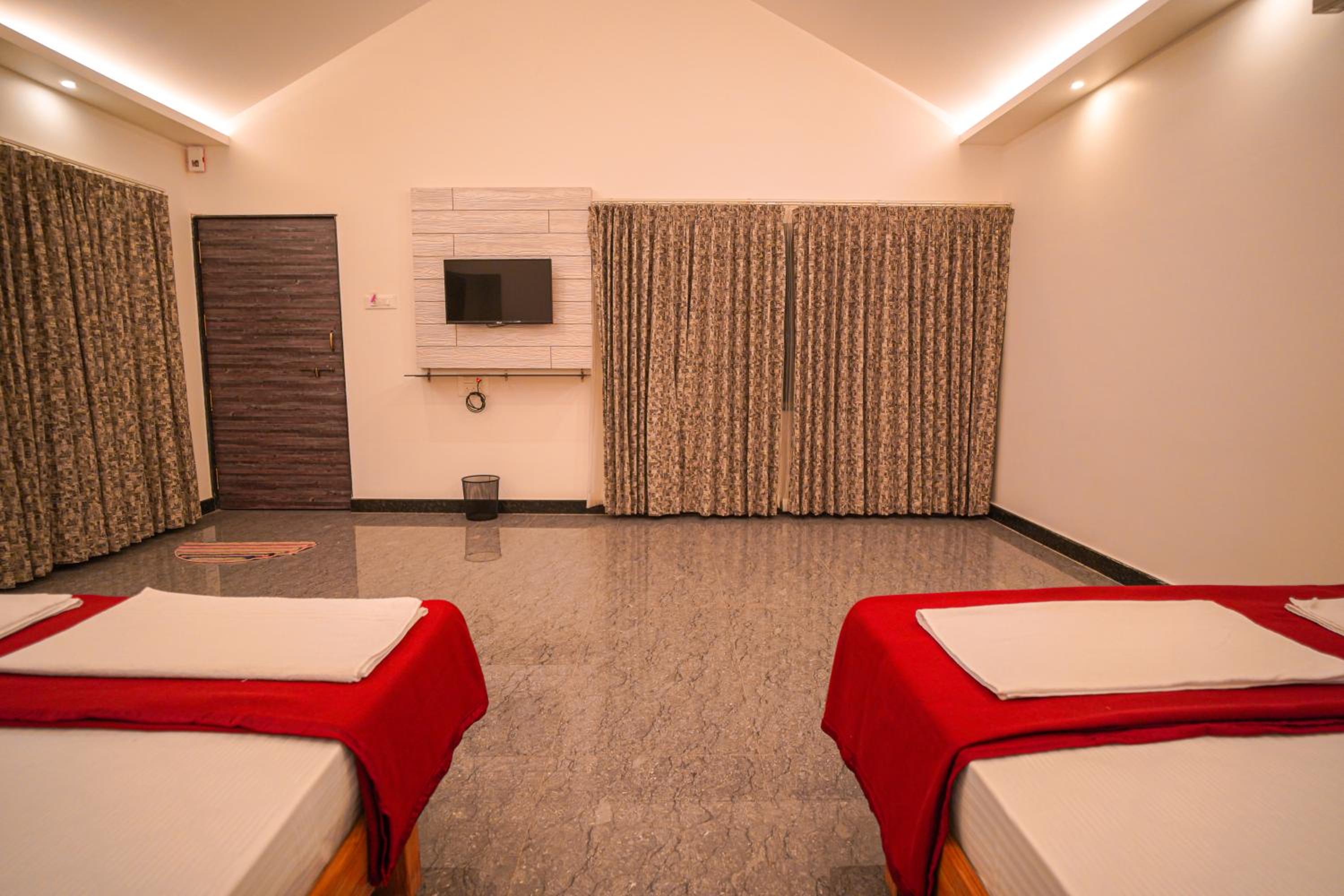 KINGS RESORT DANDELI