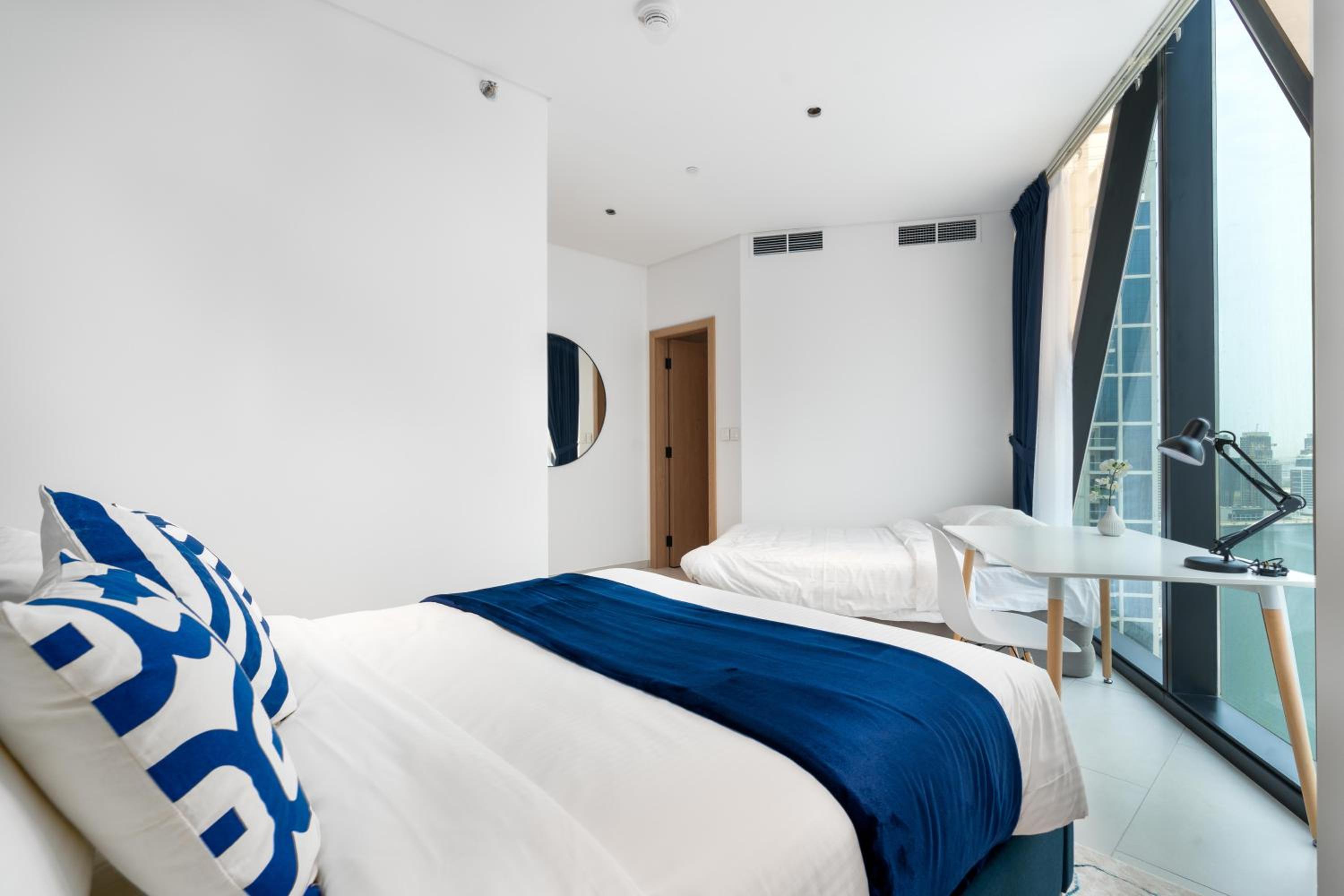 Ultimate Stay / 4 Beds / Burj Khalifa View / Ultra Modern / Business Bay