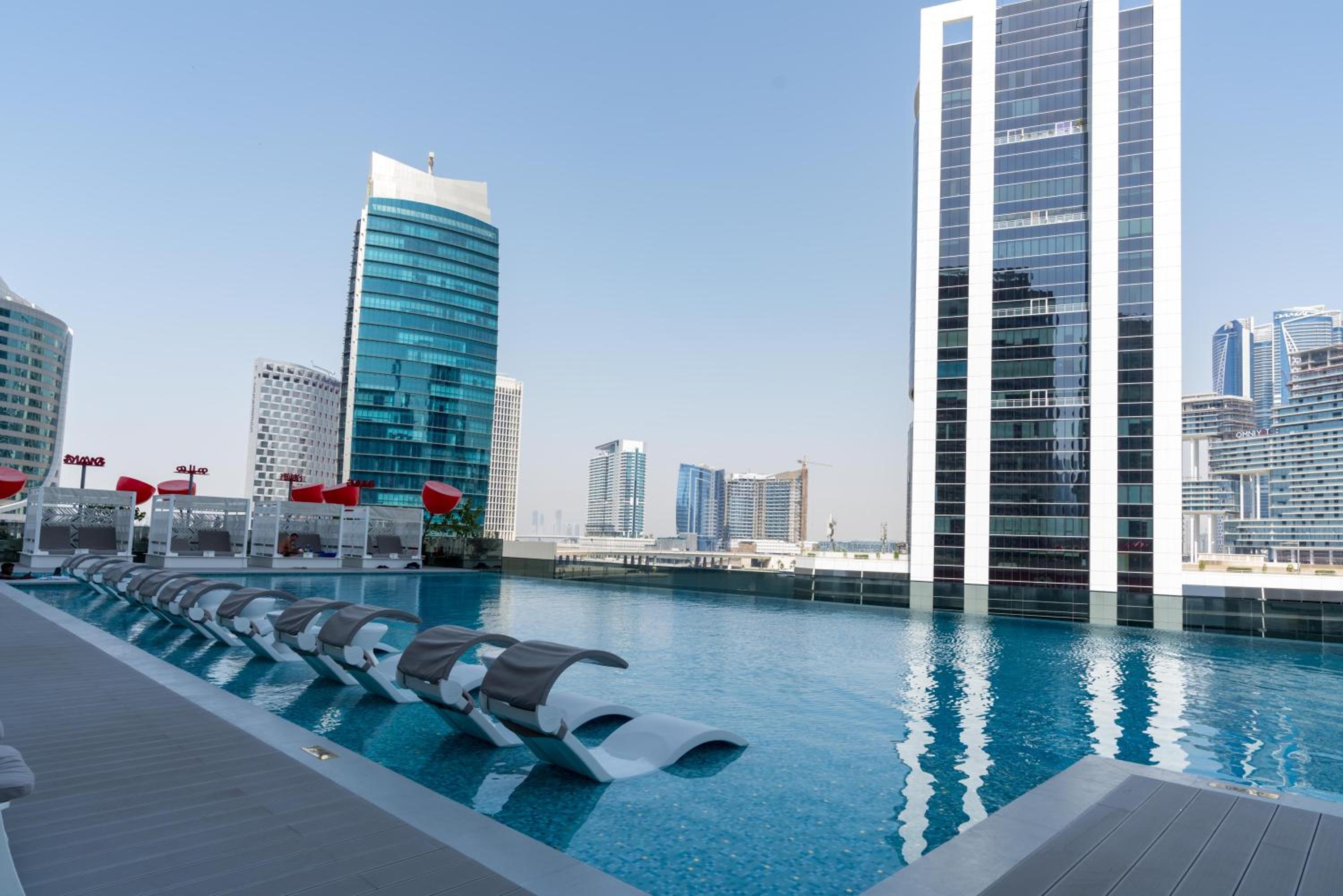 Vacay Lettings - Lovely Studio with Pool View