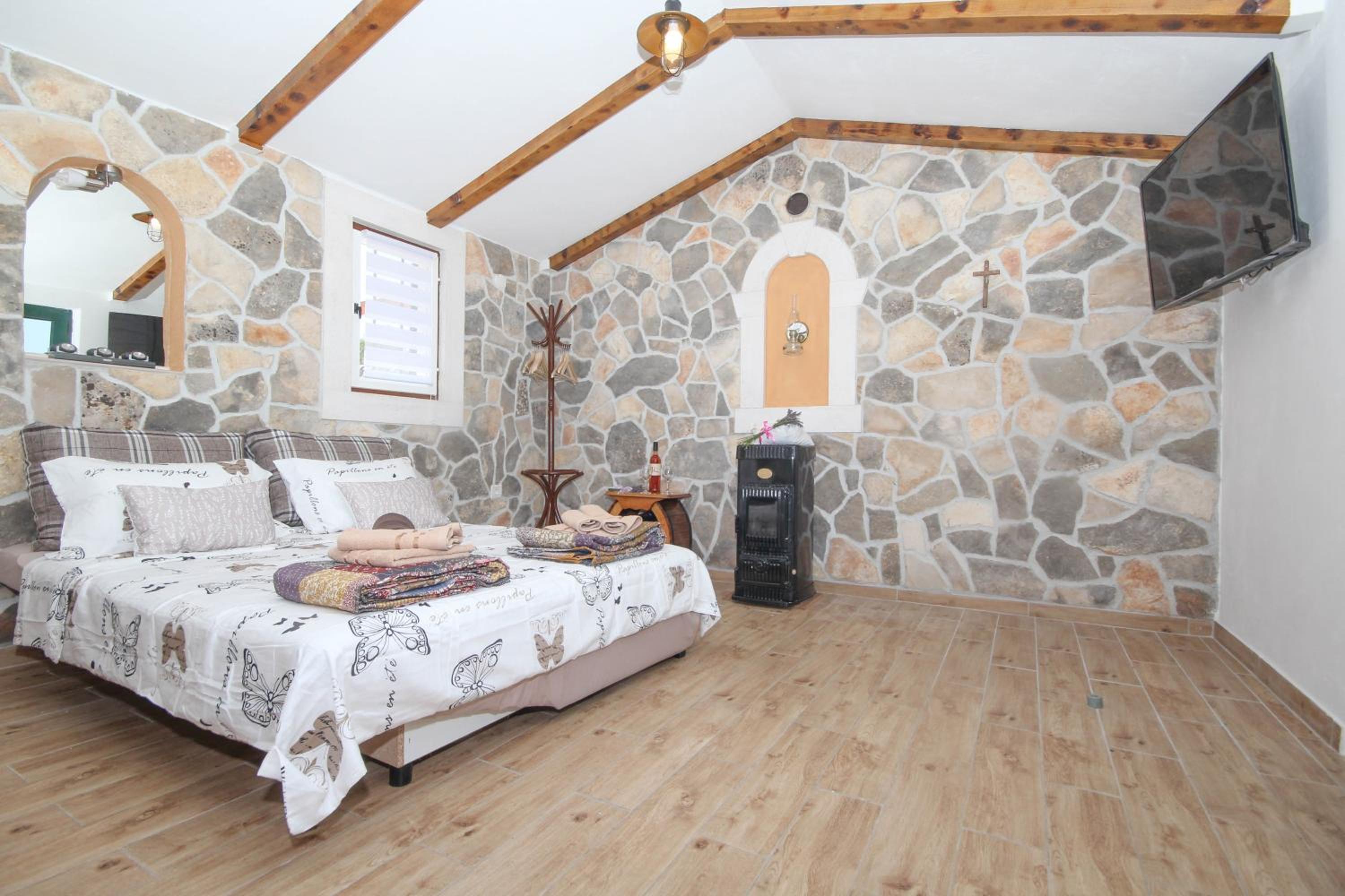 Photo 16