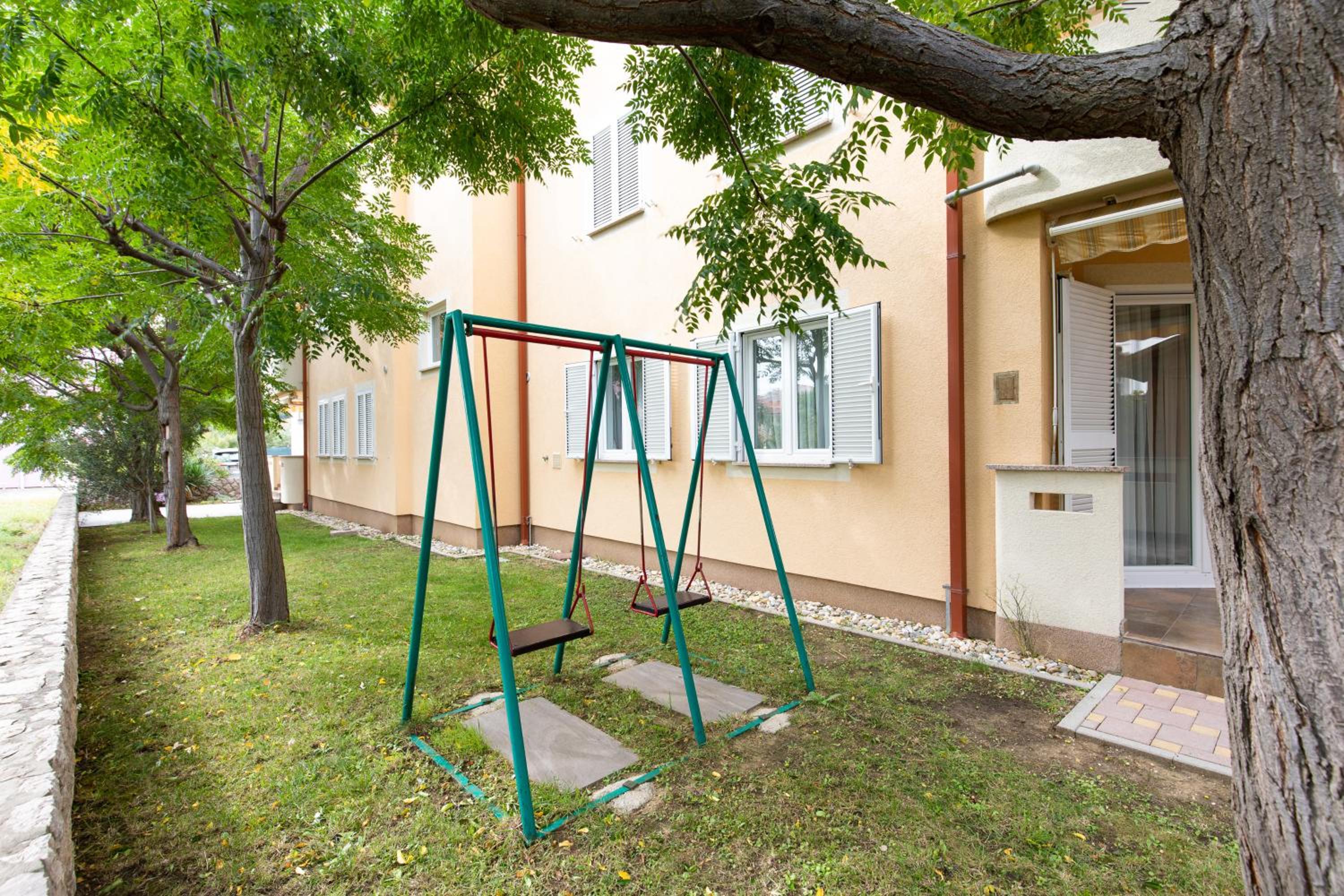 Photo 37