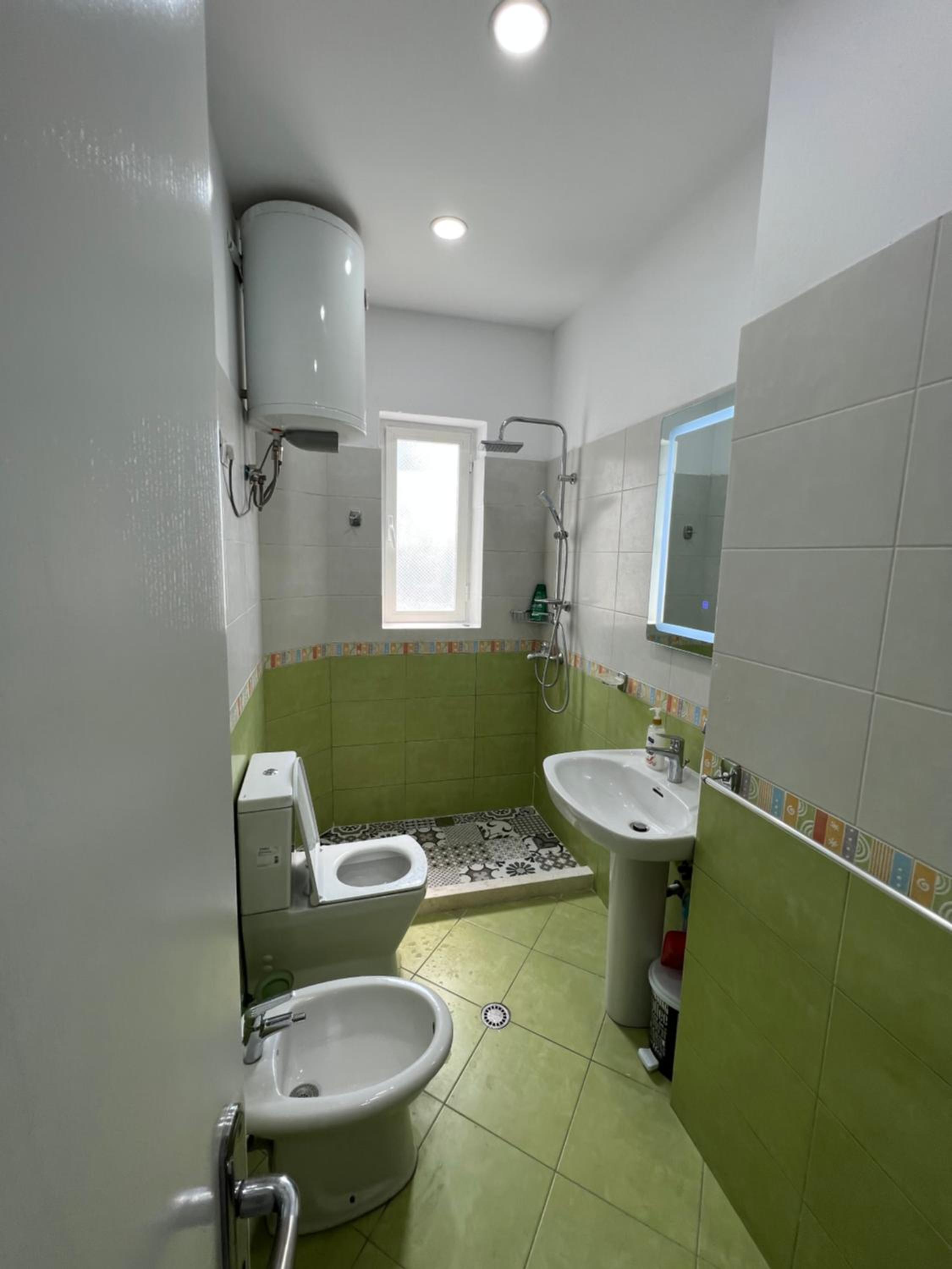 LETI APARTAMENTS 21 DHJETORI SC