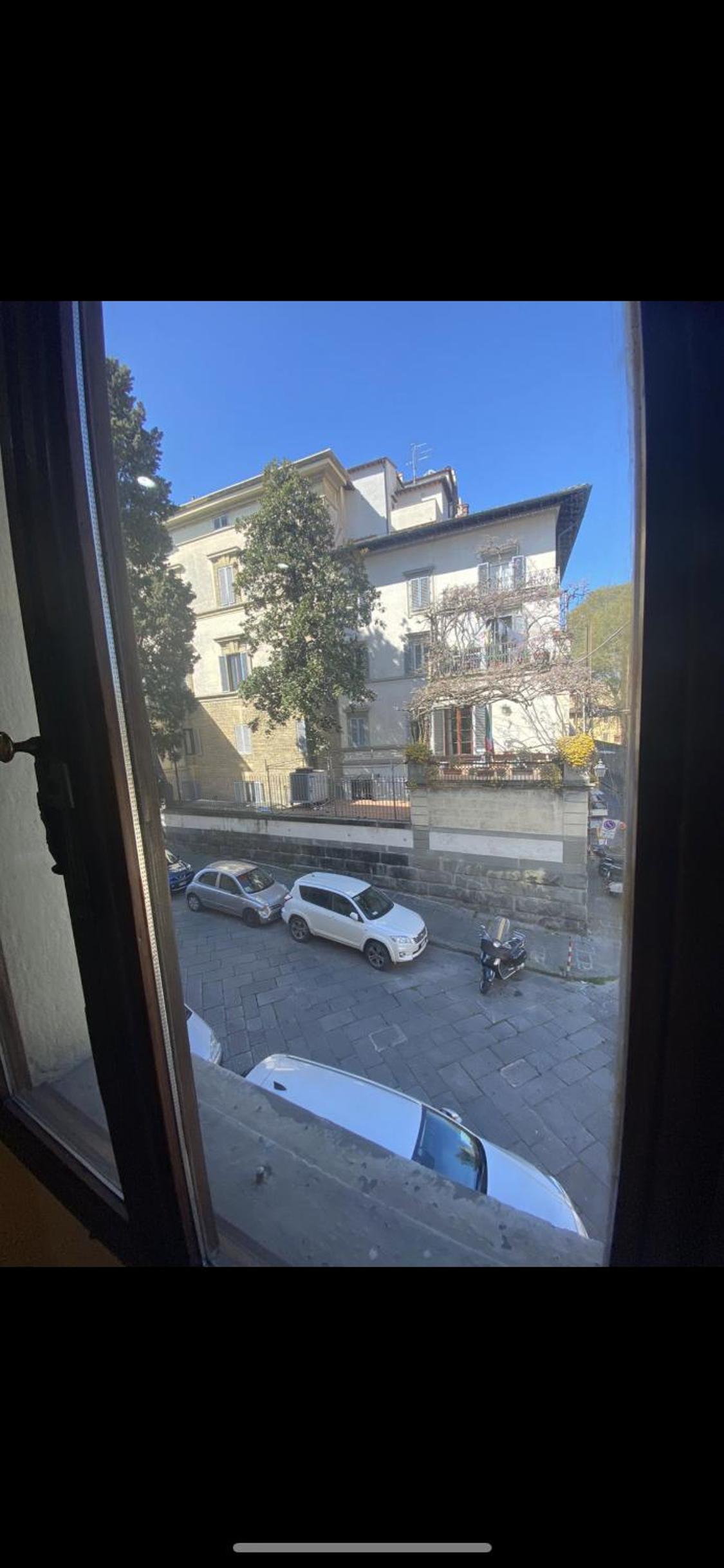 Cozy classic Italian house near Santa Croce, on the Lungarno photo 2