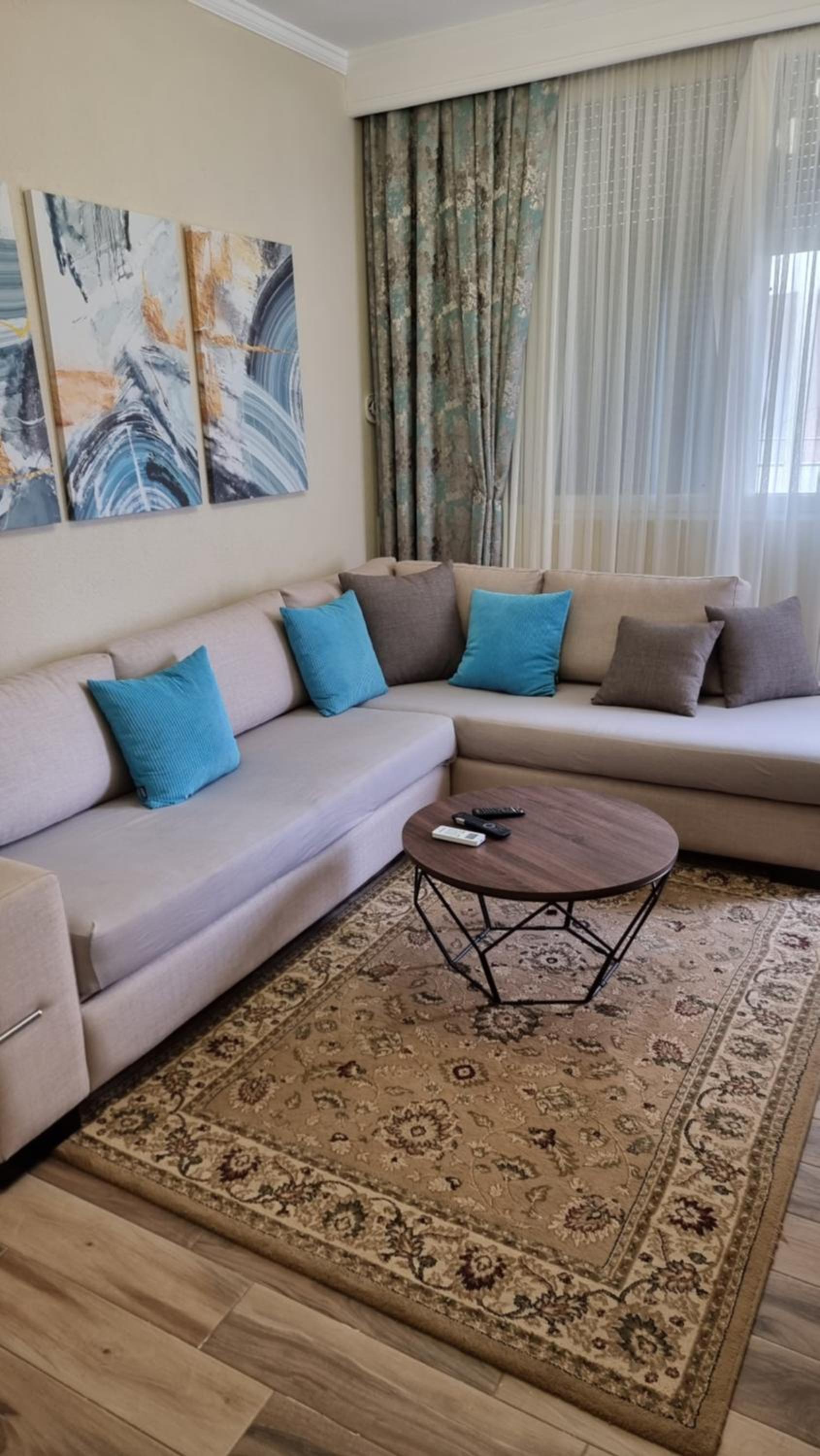 Liam's Luxury Apartment