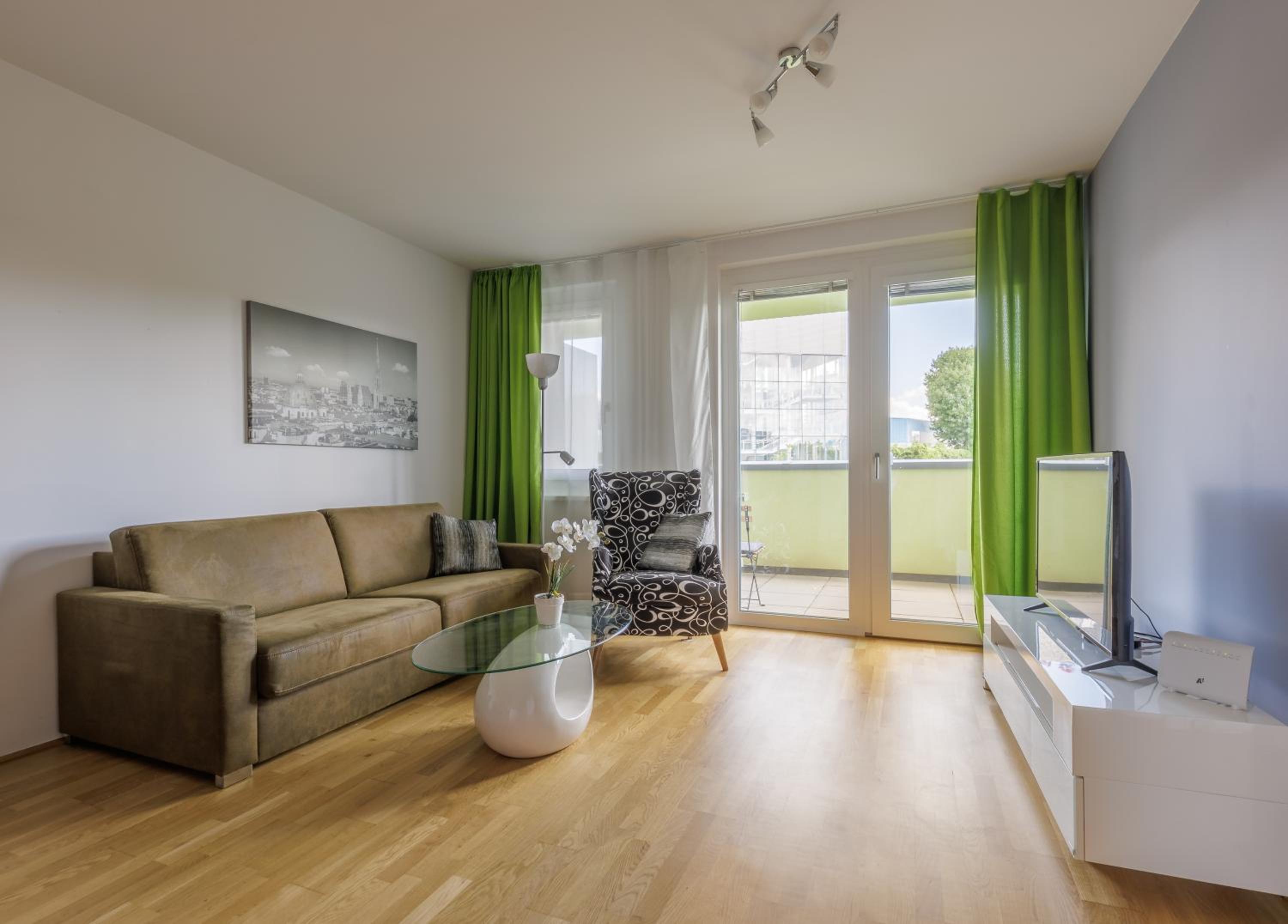 Vienna City and SPA - Modern Apartments next to Therme Wien & 15 Minutes to the City Center