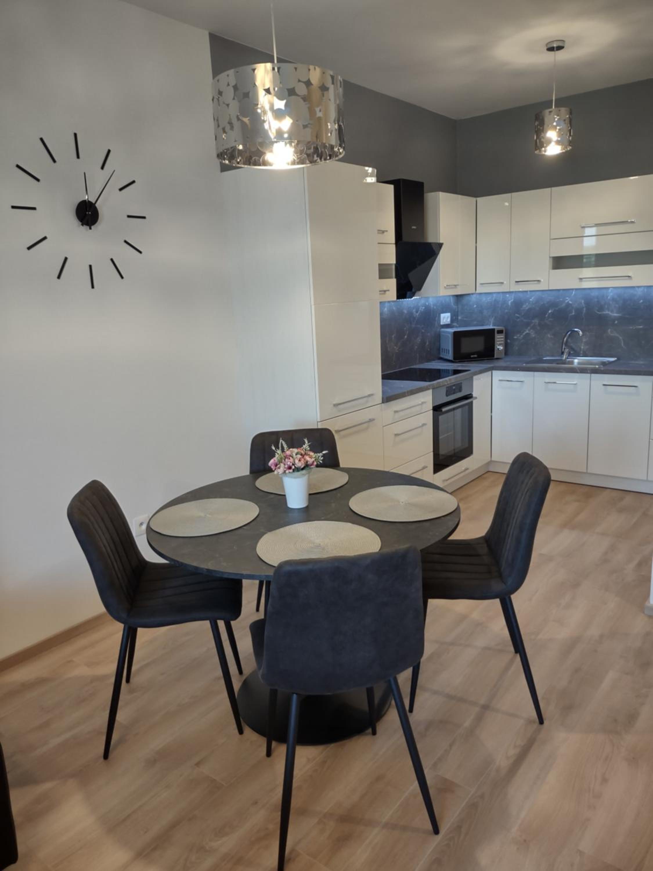 KARINA APARTMAN