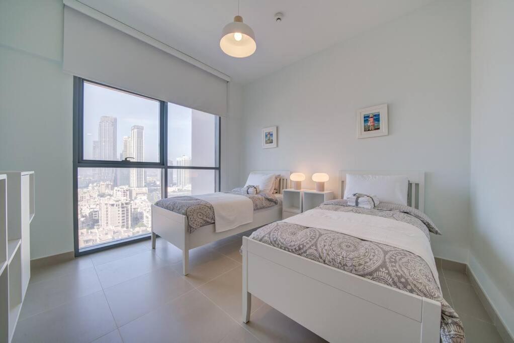 Burj Khalifa View - 2BR and Maid - Downtown