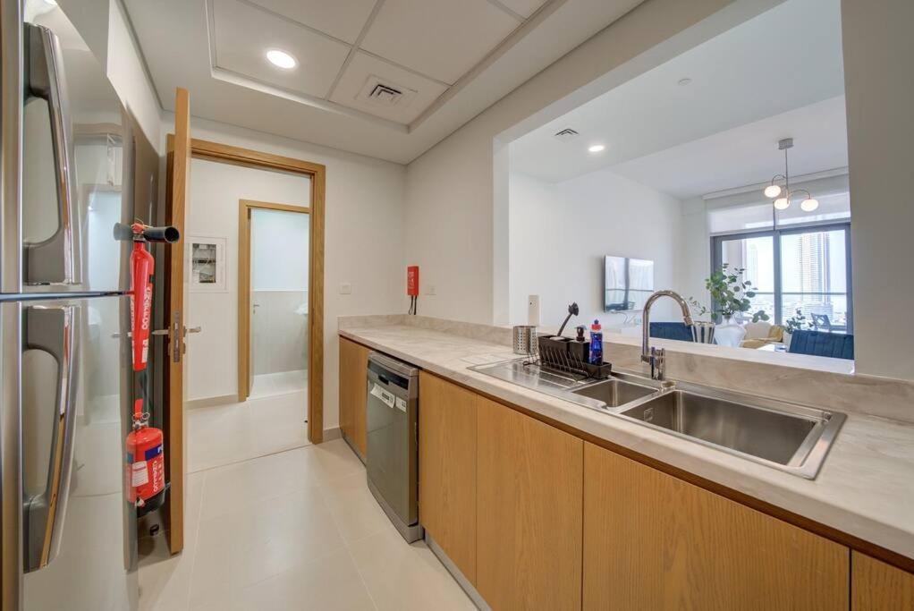 Burj Khalifa View - 2BR and Maid - Downtown