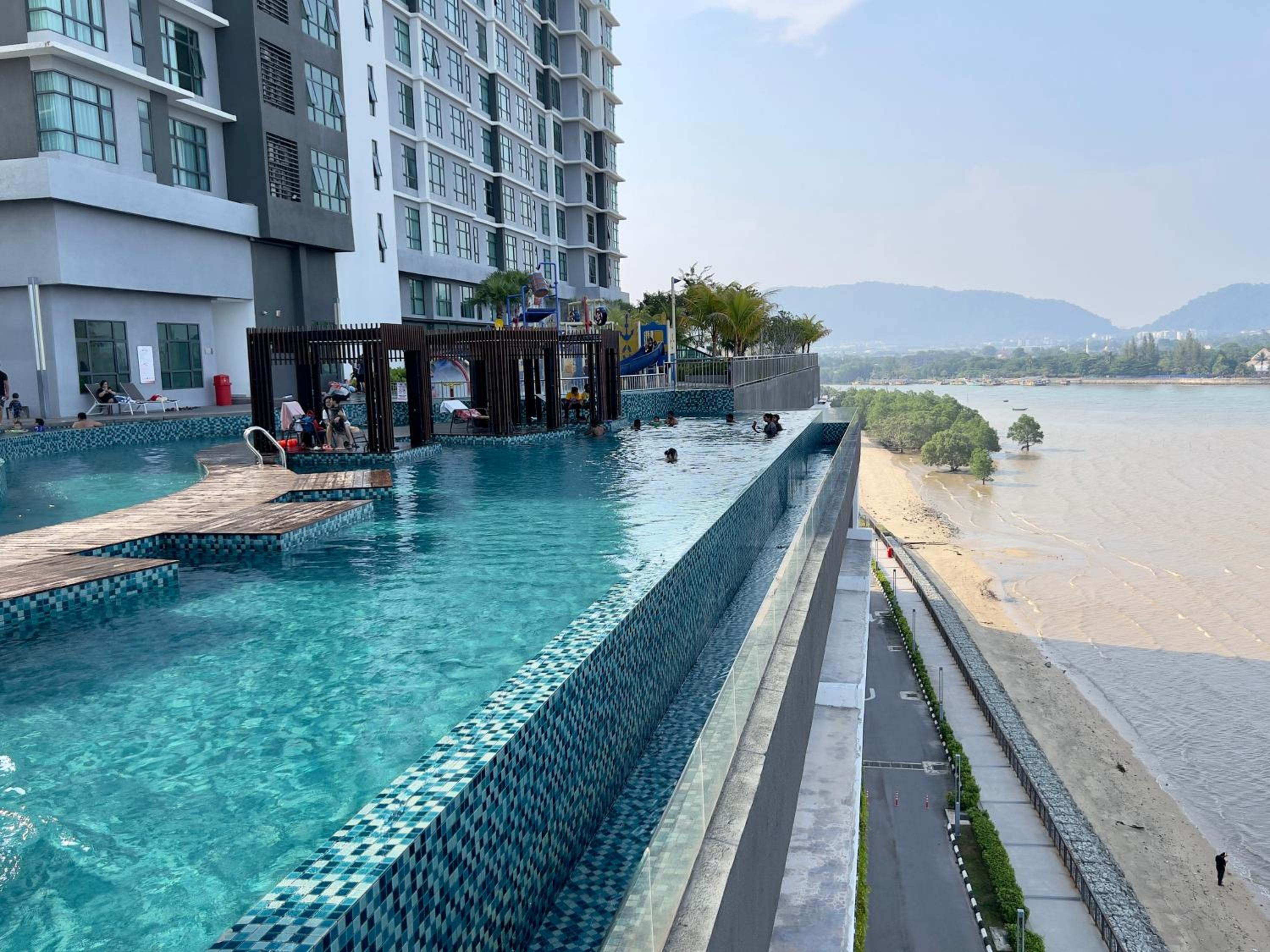 IMPERIUM RESIDENCE KUANTAN [Seaview] Family Suite photo 1