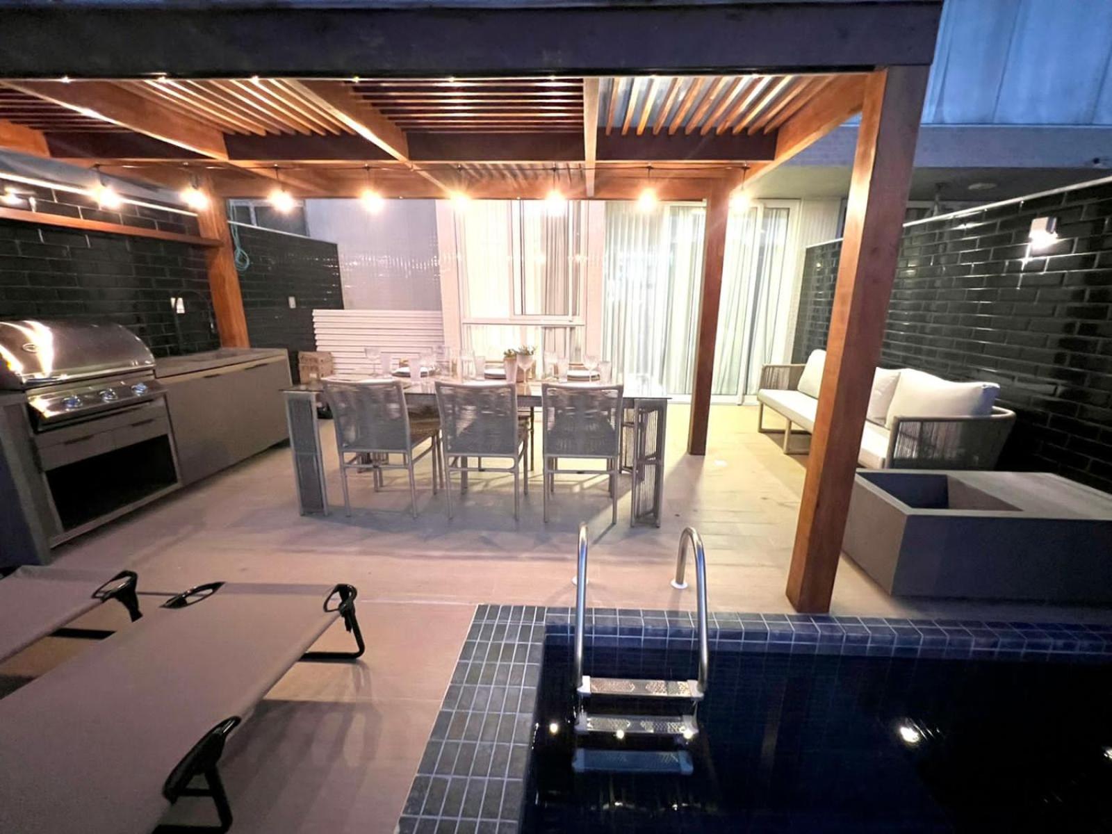 Apartamento espetacular com vista mar, piscina privativa e churrasqueira.