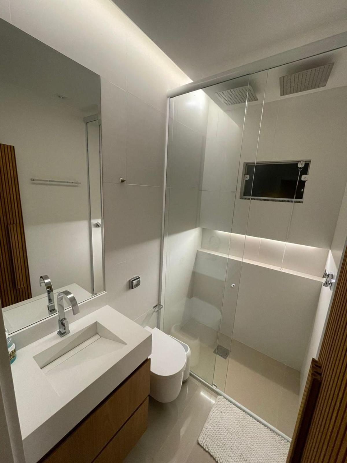Apartamento praia Quadra mar vista mar aeroporto beto carrero navegantes