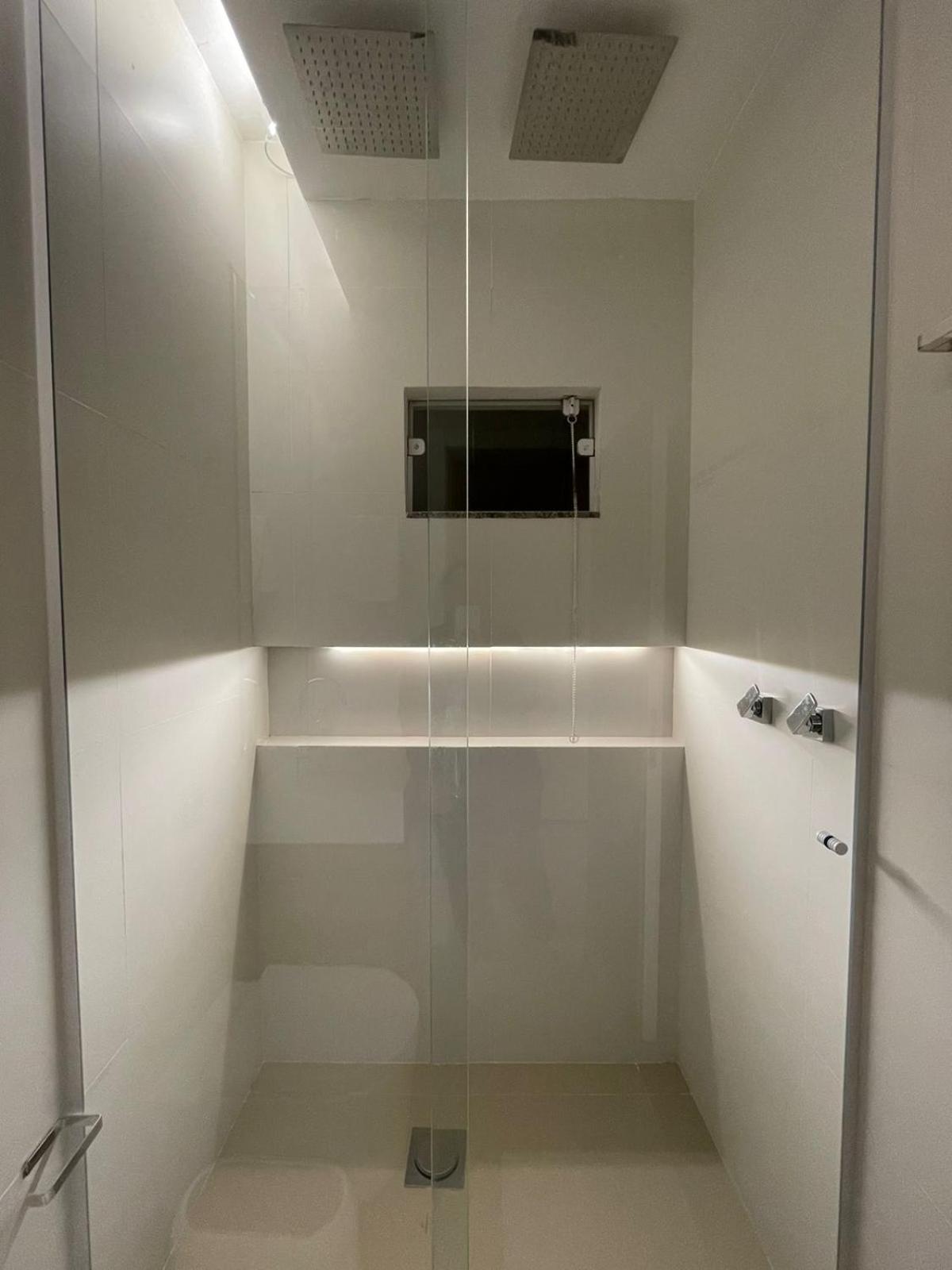Apartamento praia Quadra mar vista mar aeroporto beto carrero navegantes