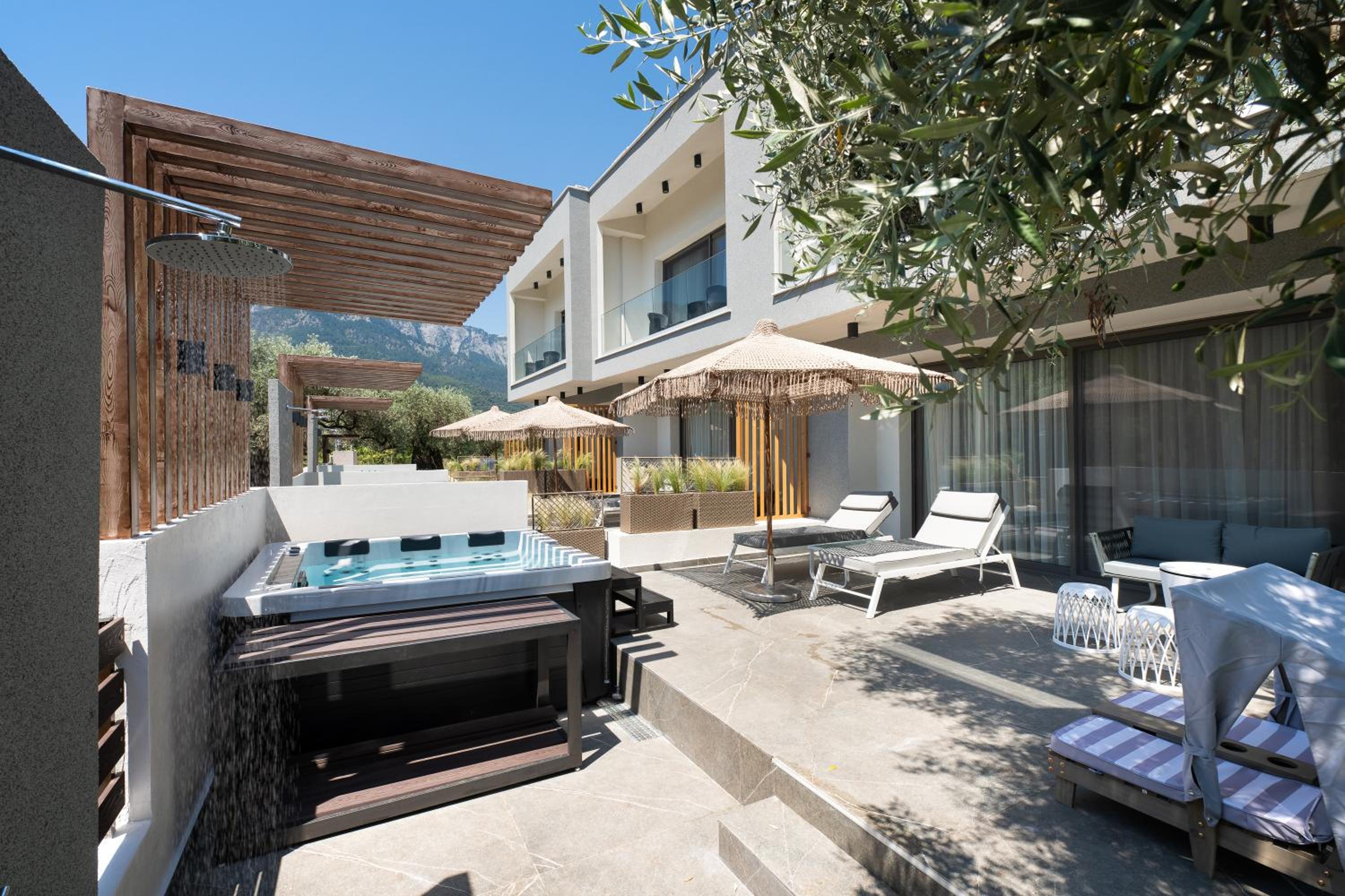 Valen Mare Suites