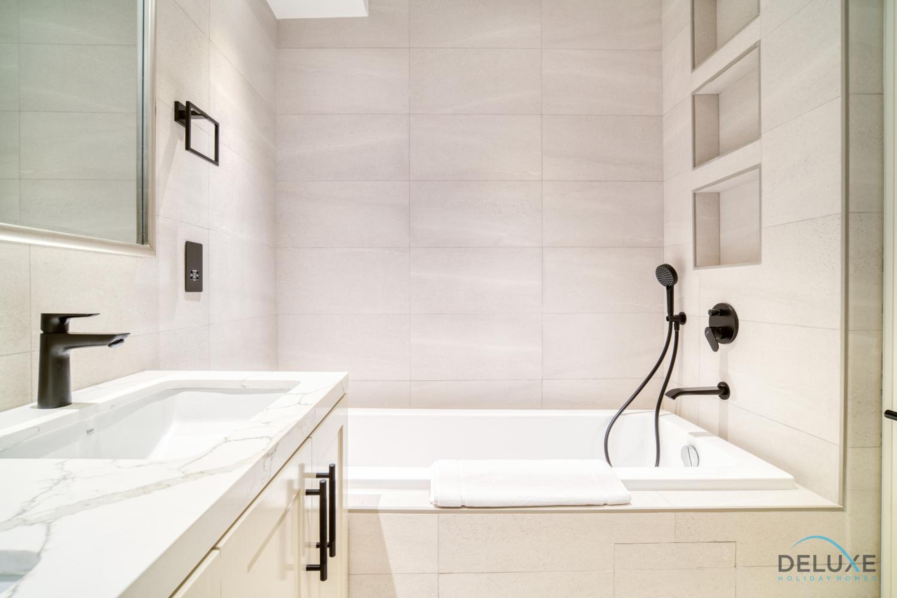 Phenomenal 1BR at Al Tajer E Downtown Dubai by Deluxe Holiday Homes