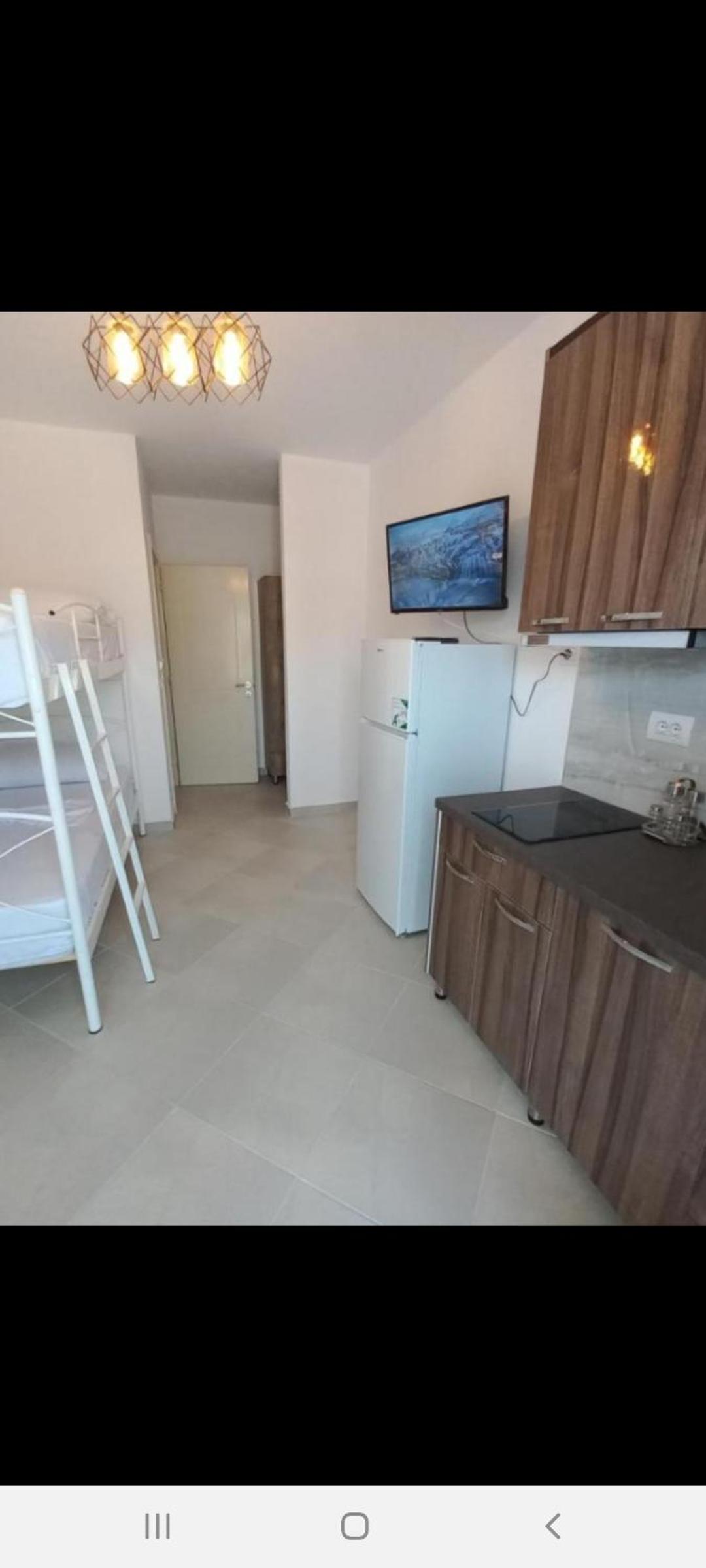 Arjan Dyli Guesthouse photo 5