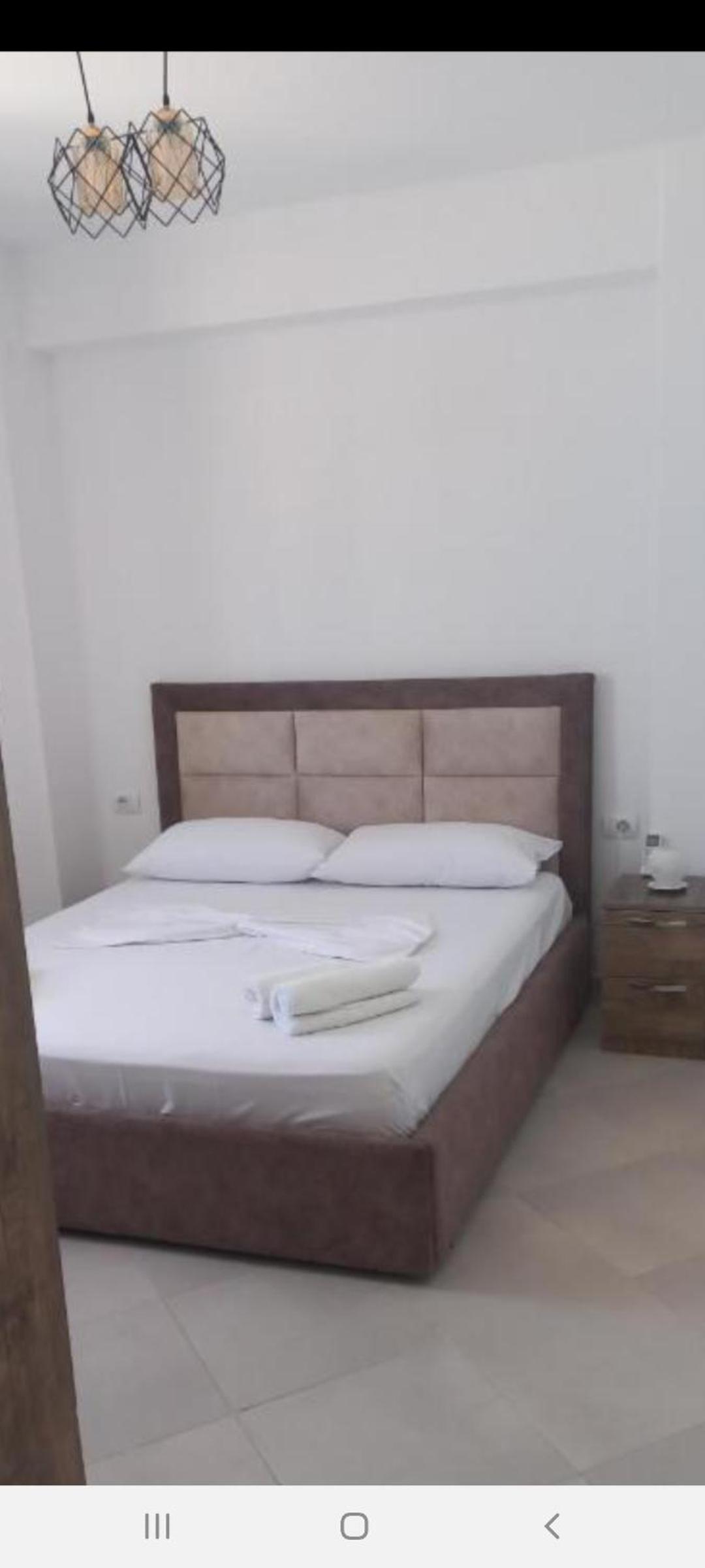 Arjan Dyli Guesthouse photo 4