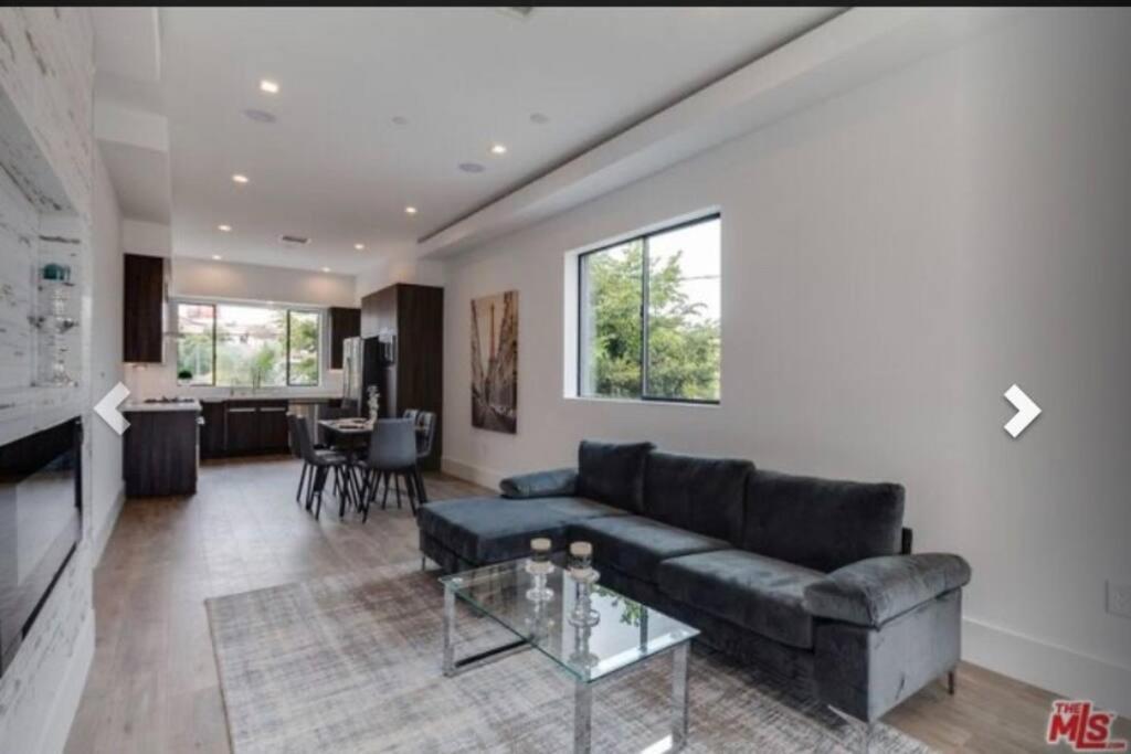 2 New Luxury Modern 3 story homes