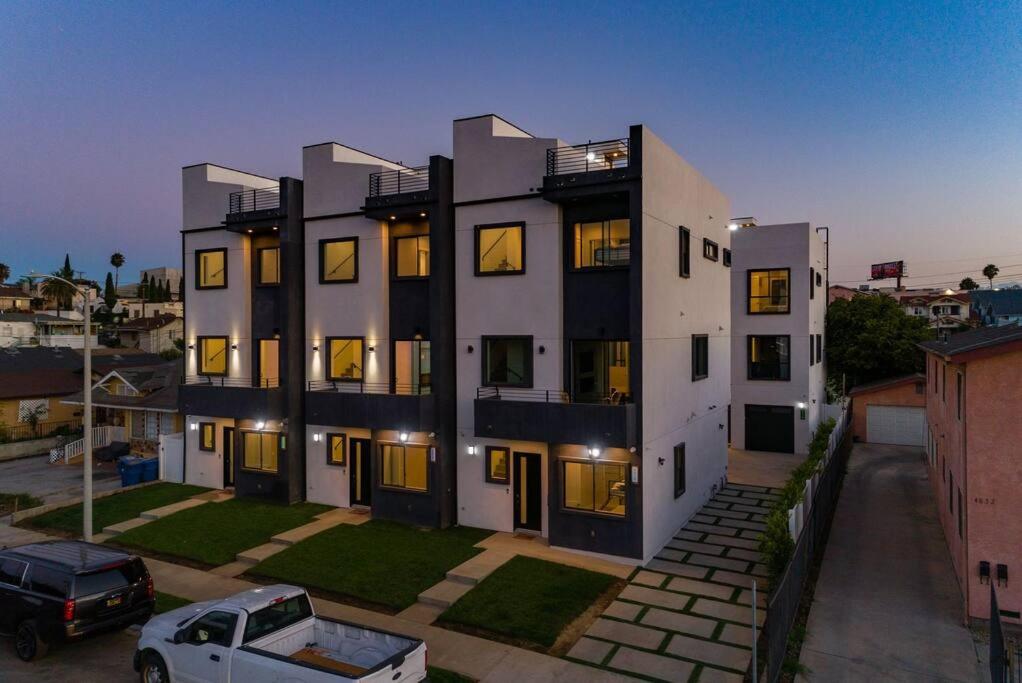 2 New Luxury Modern 3 story homes