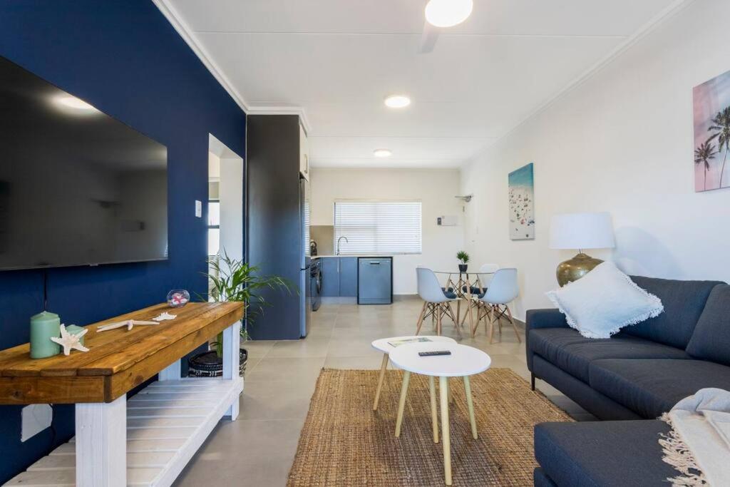 Modern Apartment in Dolphin Coast 24 with backup power