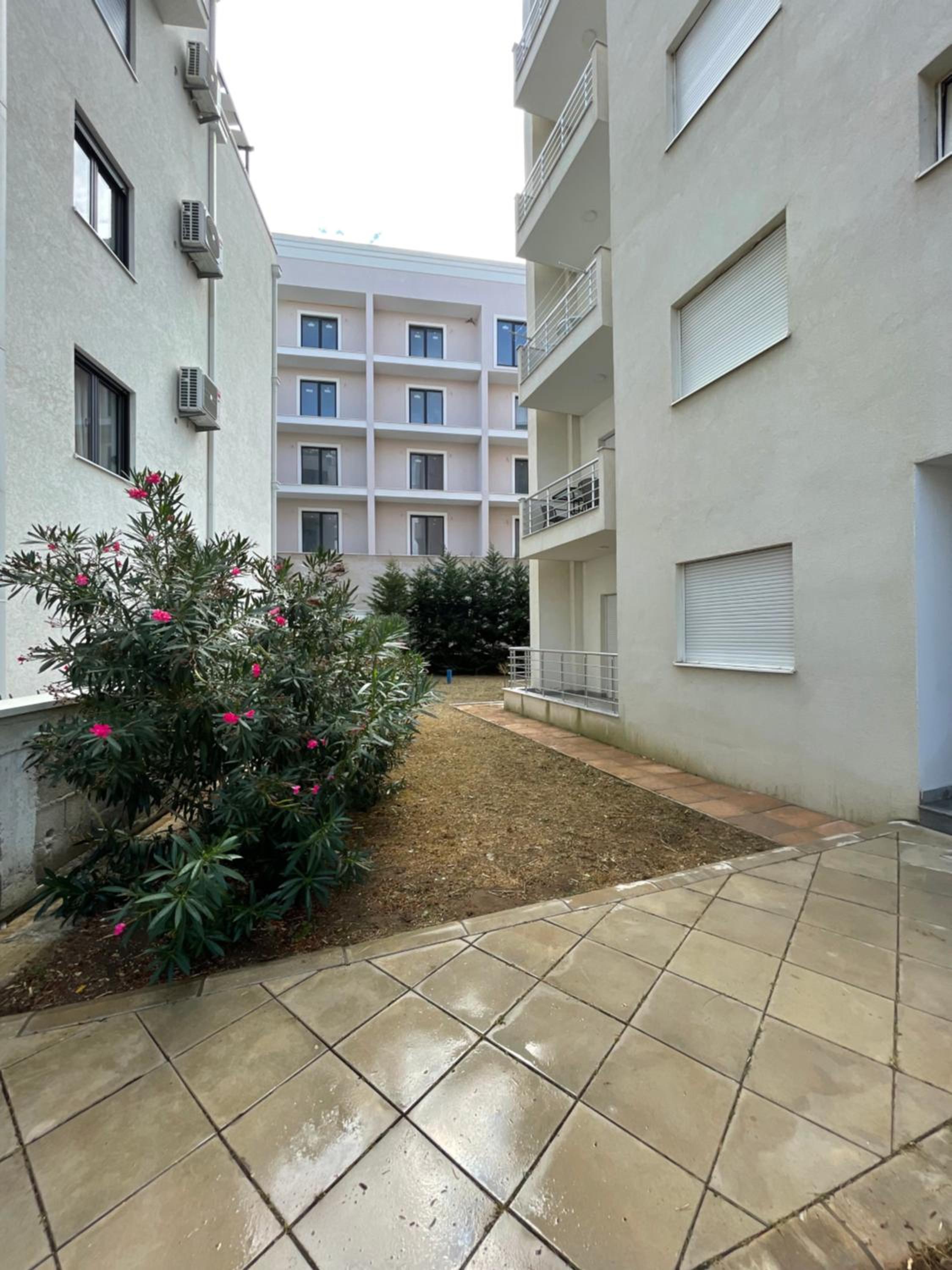Long Beach Apartment