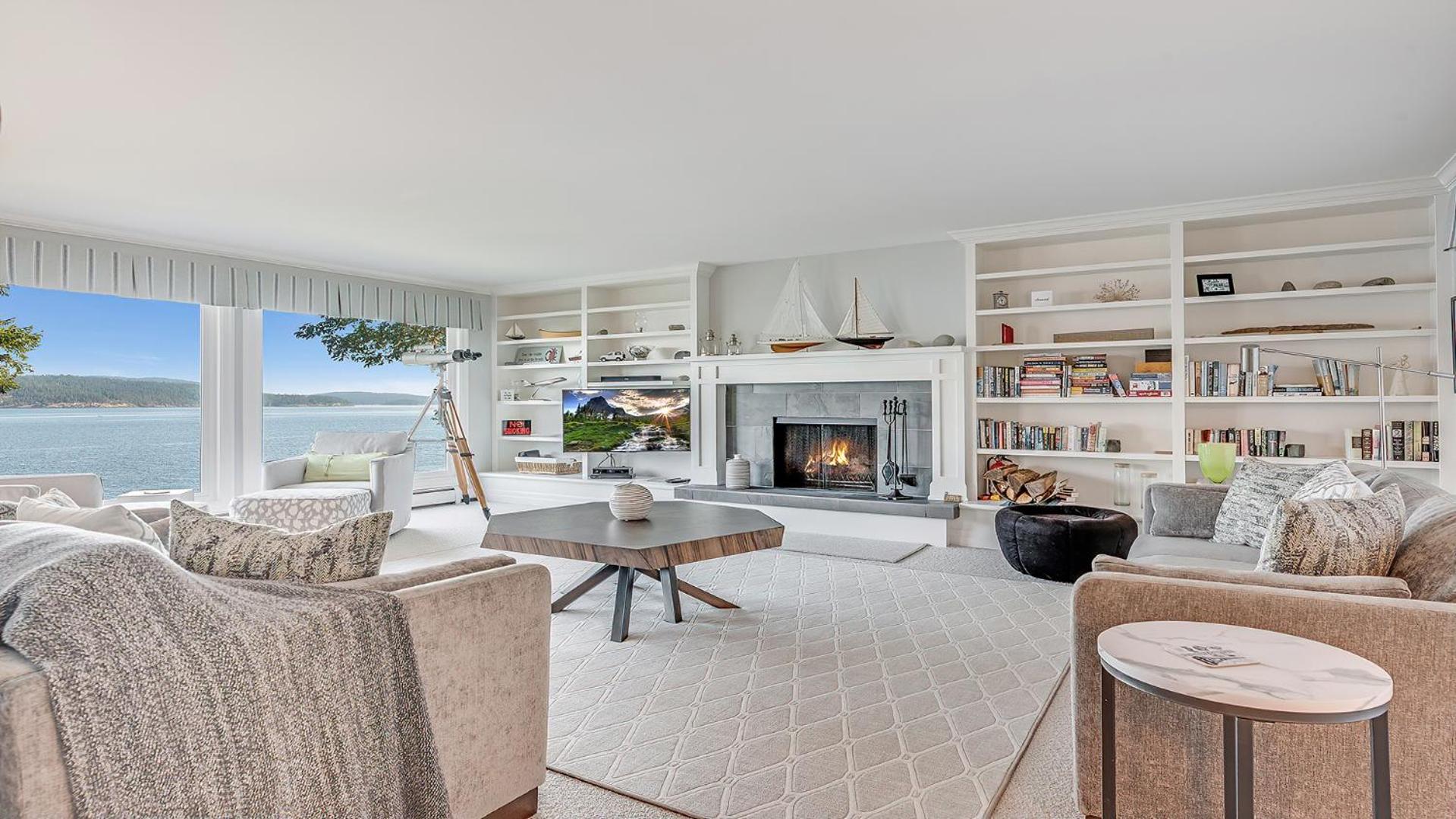 Deep Cove Retreat on the Ocean