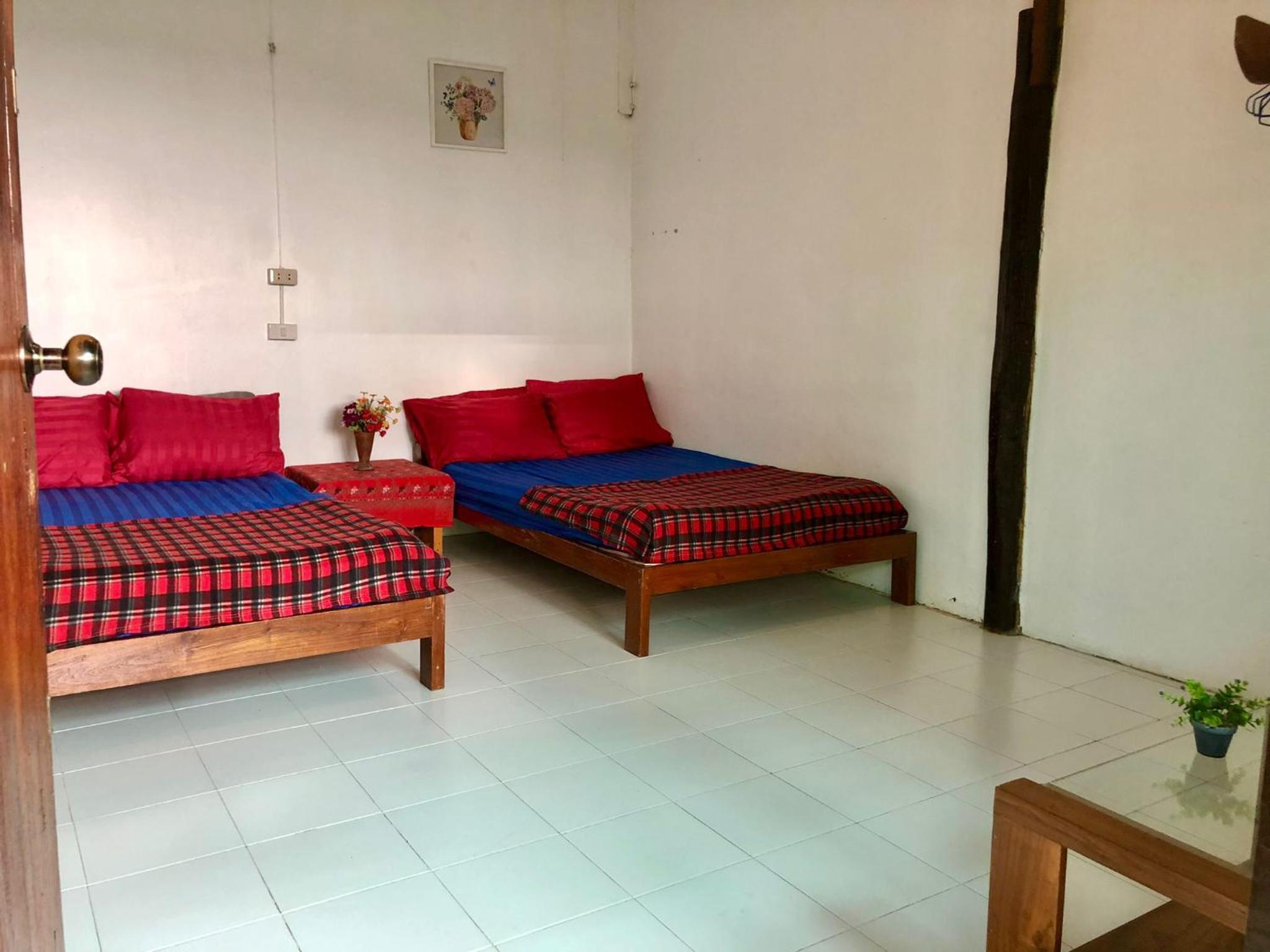 Sunny garden hostel