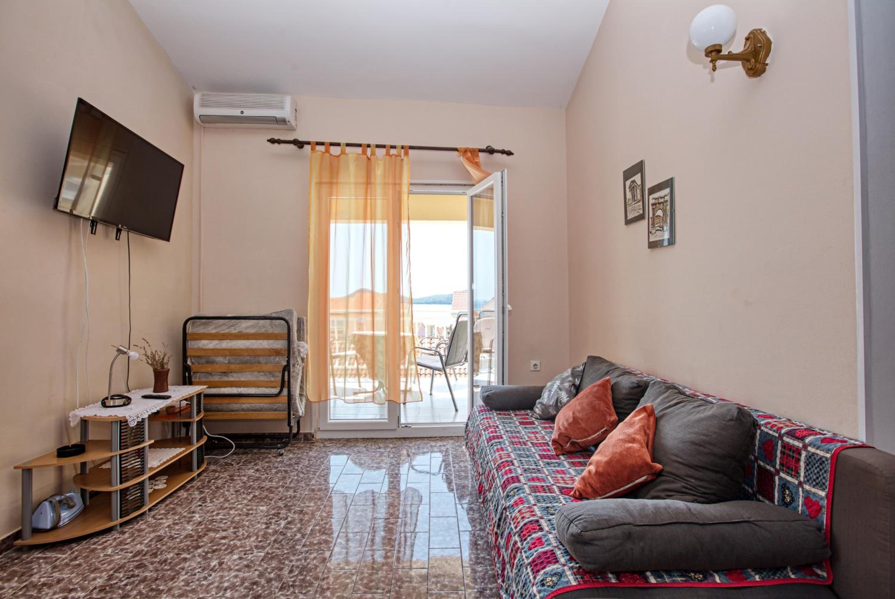 Apartments with a parking space Biograd na Moru, Biograd - 18665