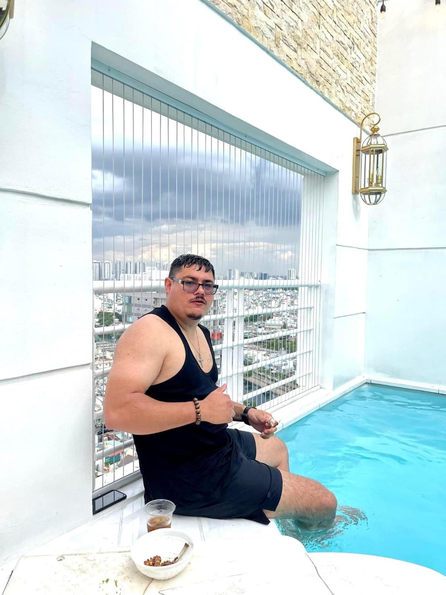 White Penthouse - Rooftop Pool Private - Central City
