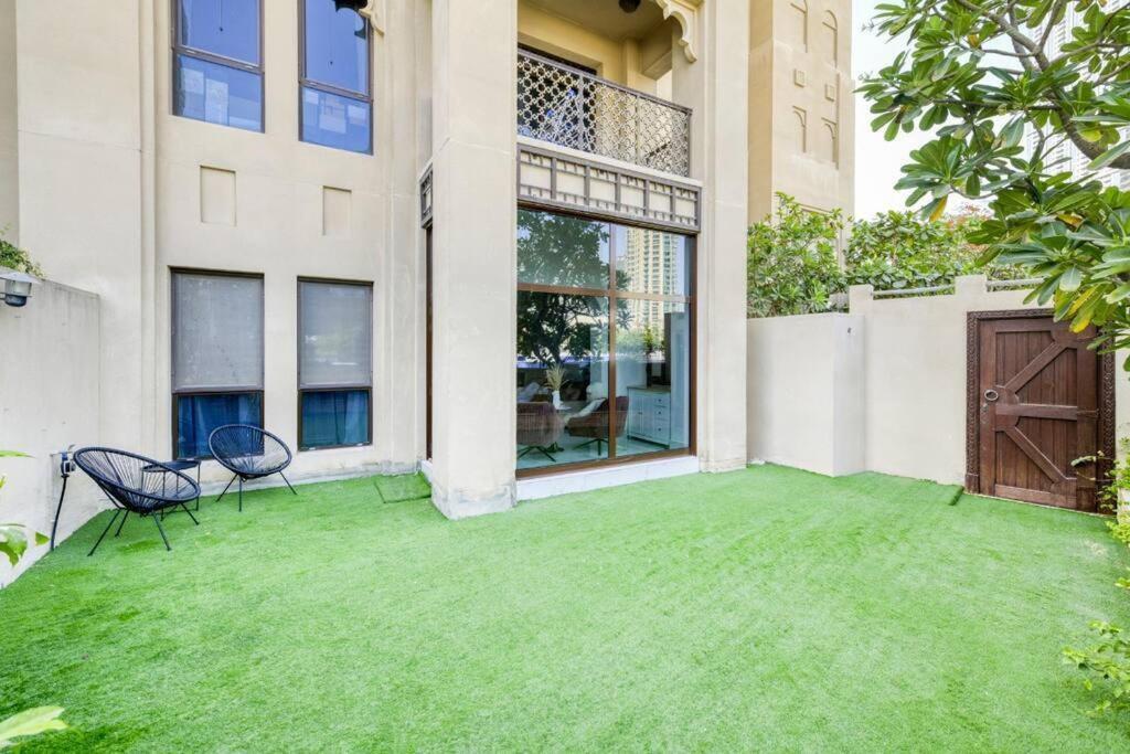 Downtown Beautiful 1bed with outdoor Garden