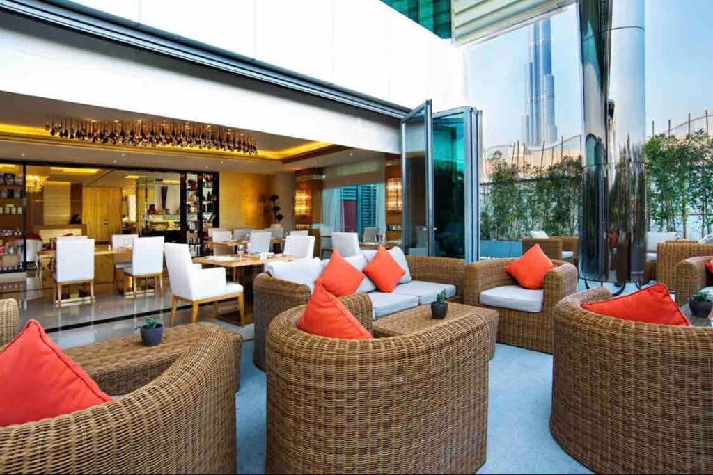 Luxury living & Fully-furnished 3 Bedroom Apartment next to Dubai Mall