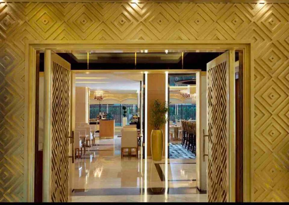 Luxury living & Fully-furnished 3 Bedroom Apartment next to Dubai Mall
