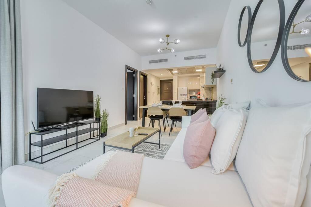 Chic spacious 1 BR apartment in Dubai South.