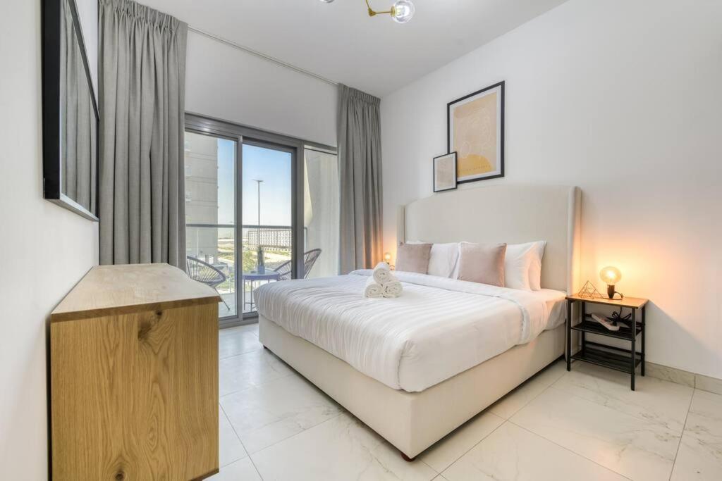 Chic spacious 1 BR apartment in Dubai South.