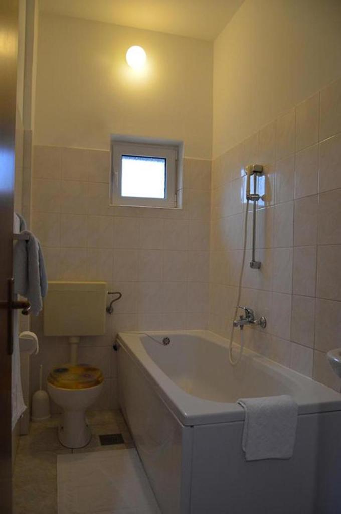 Apartments and rooms with parking space Vodice - 4164