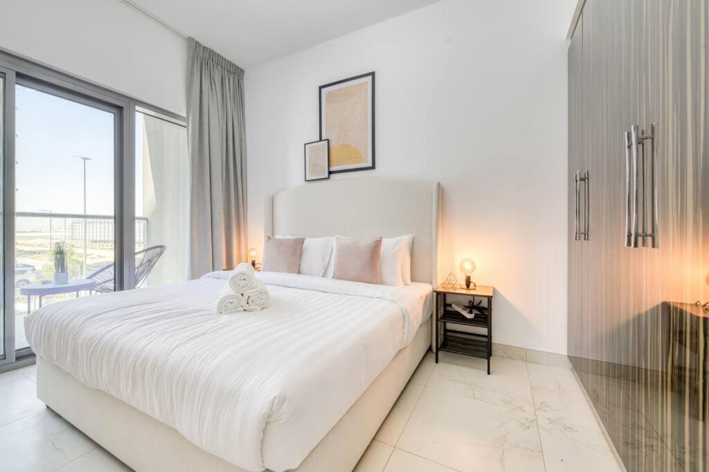Chic spacious 1 BR apartment in Dubai South.