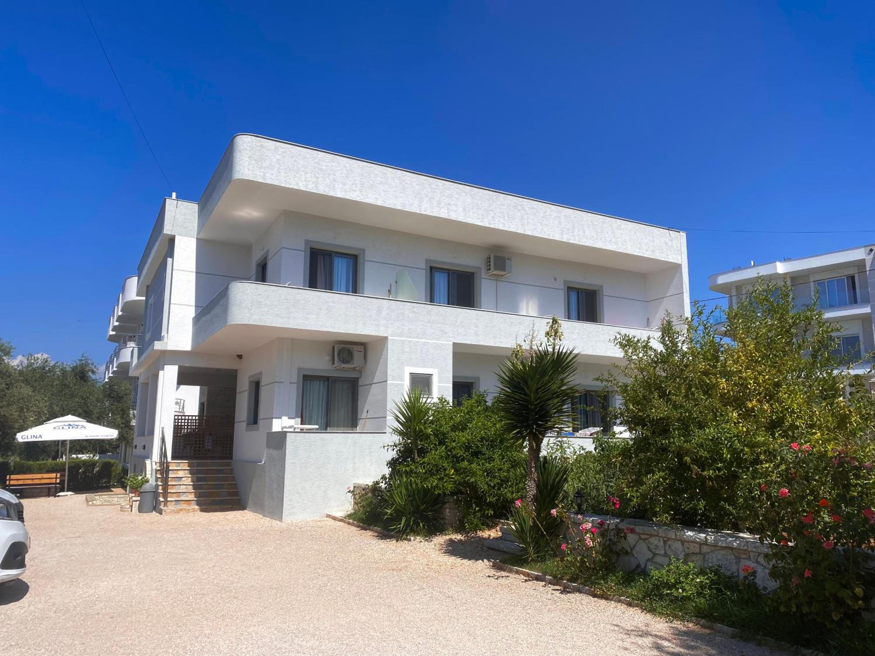 Erjon Apartments