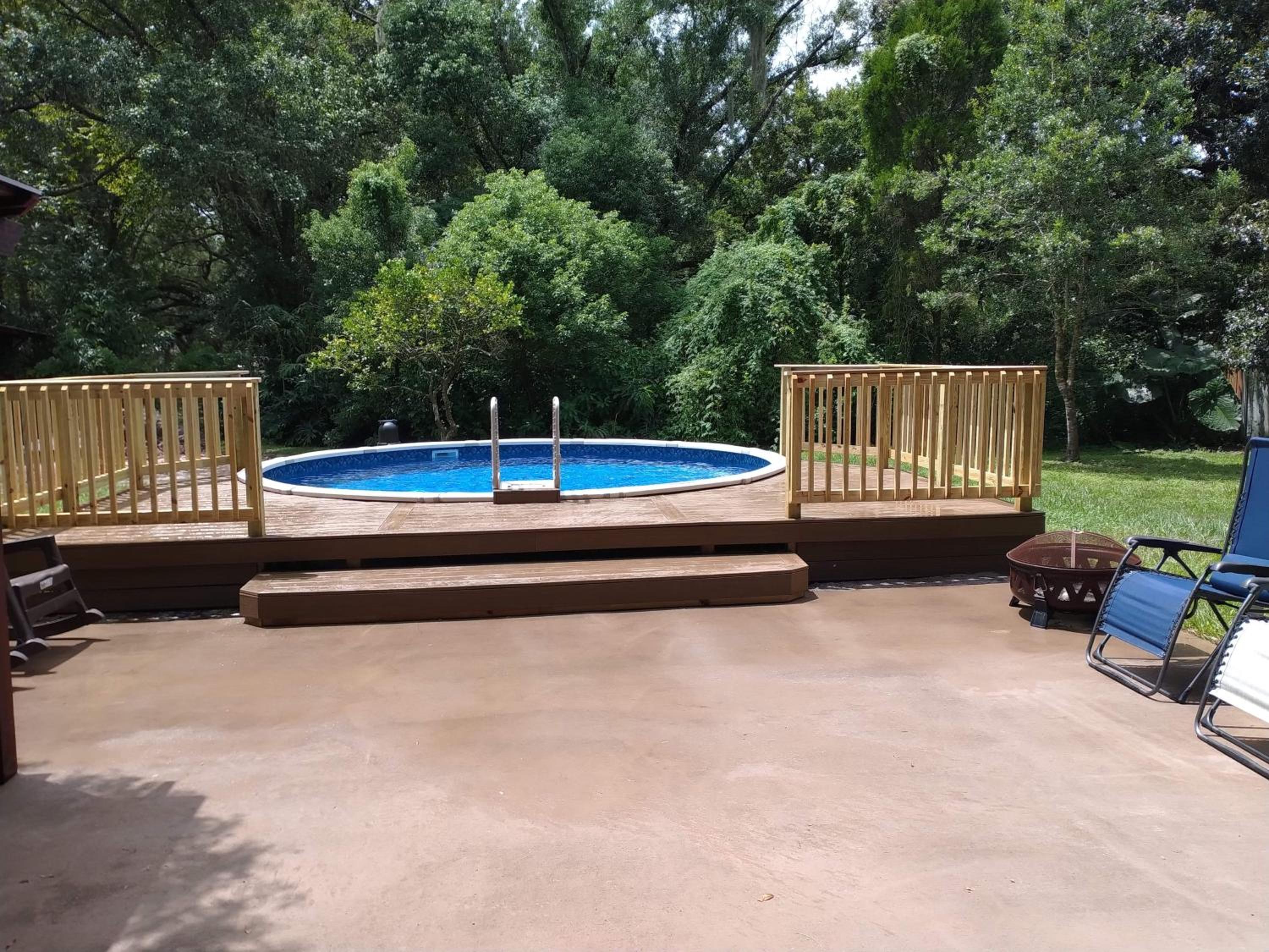 Tampa Bay Area Vacations - Large Tampa HomeSleeps 16Near Busch Gardens USF - Property Image 1