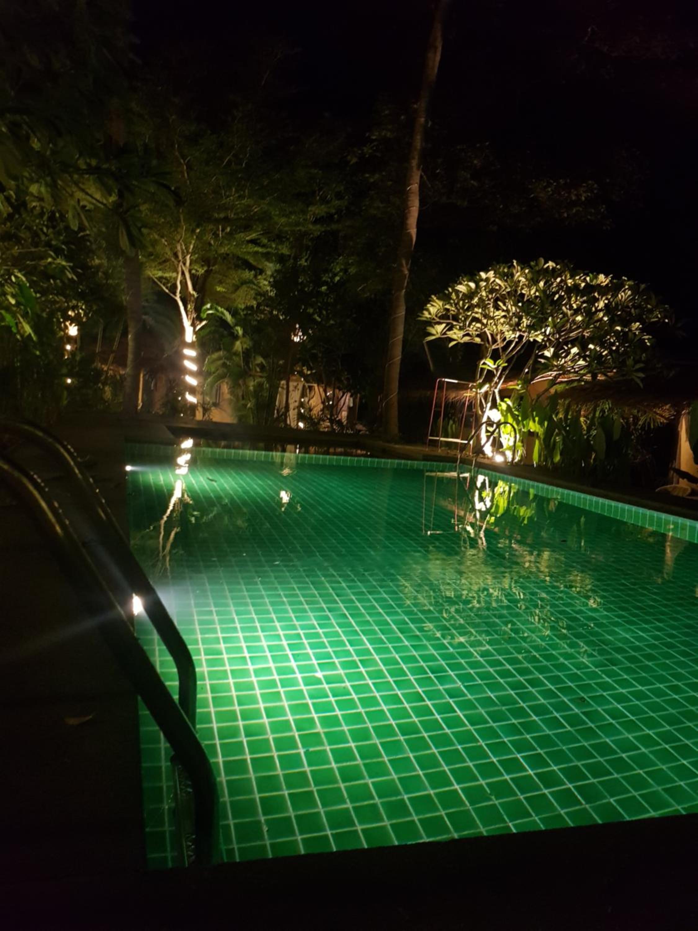 swimming pool