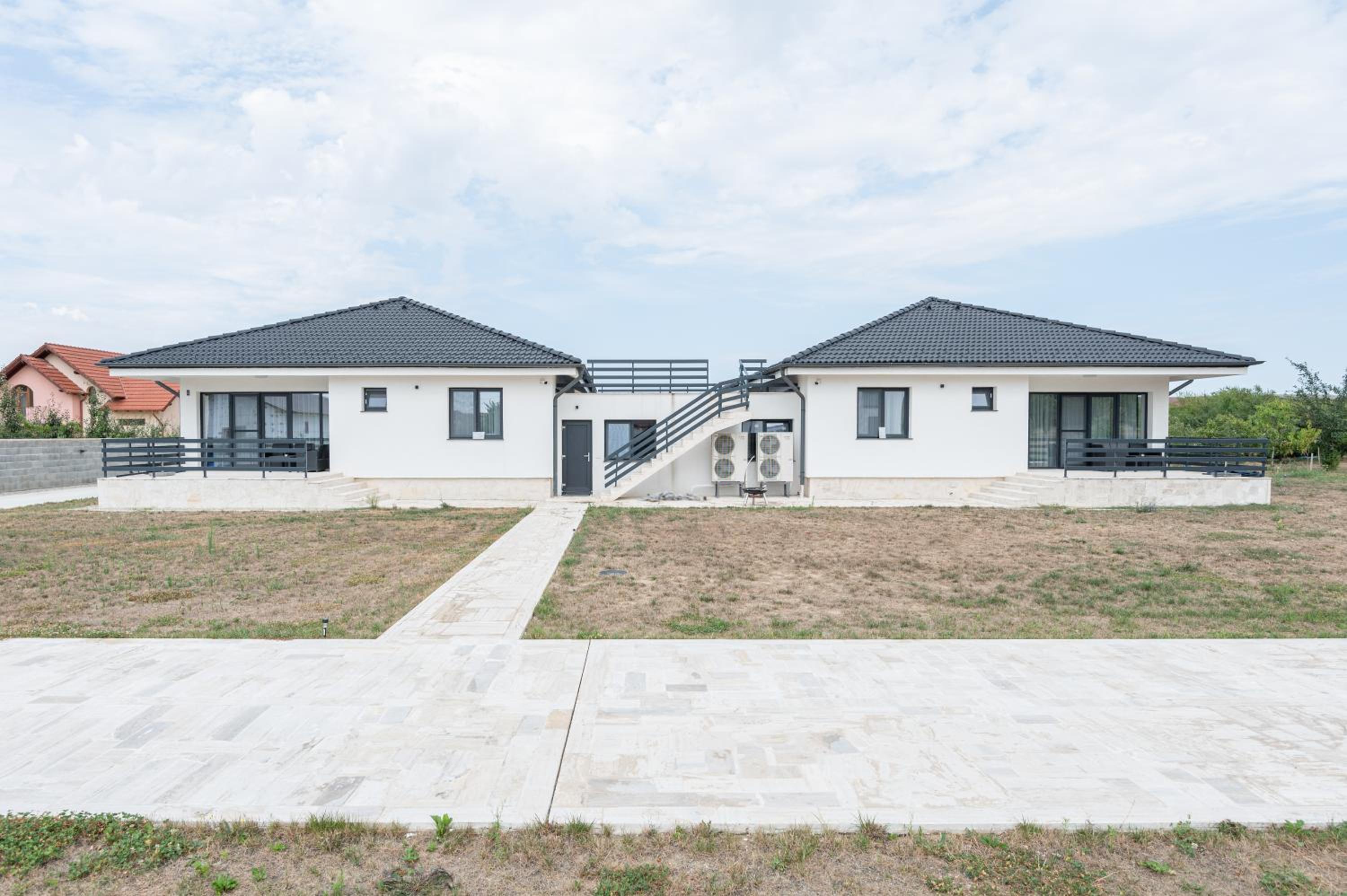 Photo 34
